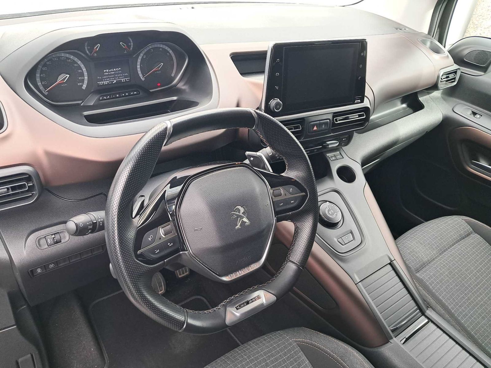 Peugeot Rifter, 1.5 BlueHDi, 7Míst, ČR, 1Maj - fotka 3
