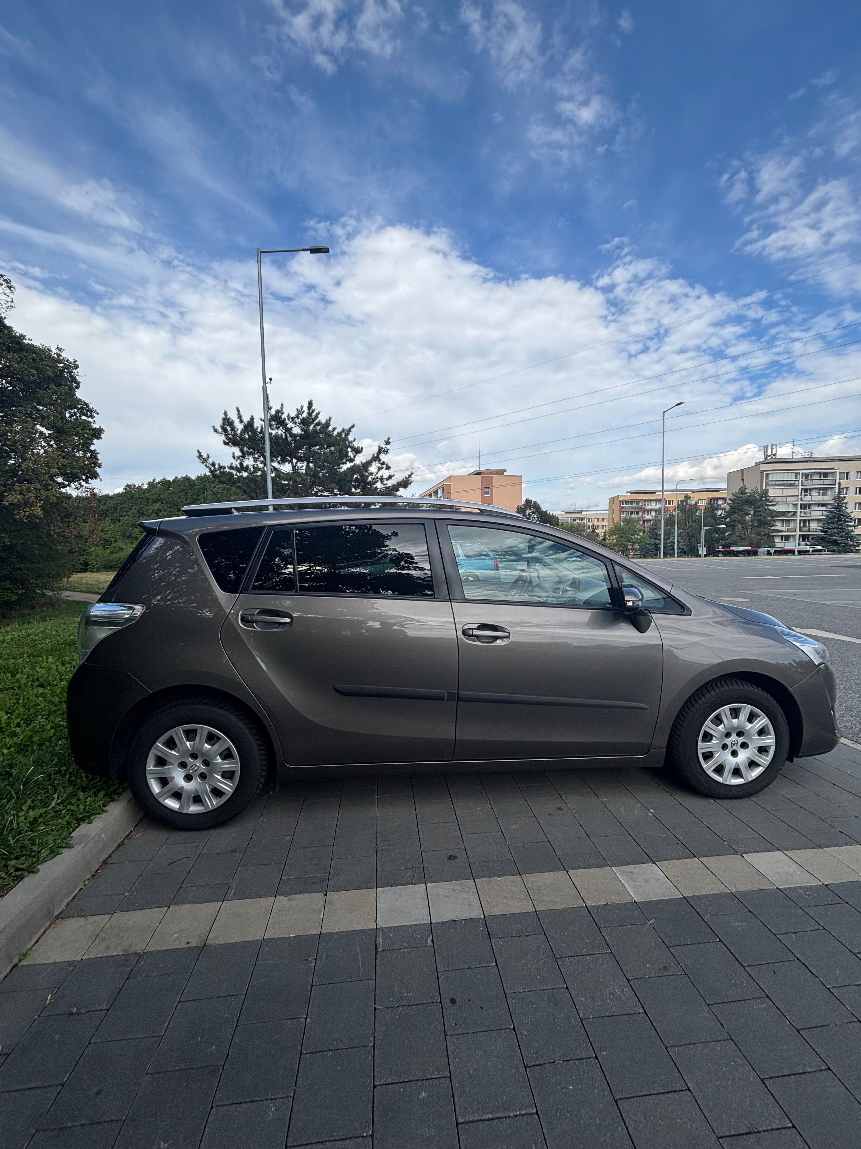 Toyota Verso, 1.8- 75 xxx km, 1. majitel ČR - fotka 6