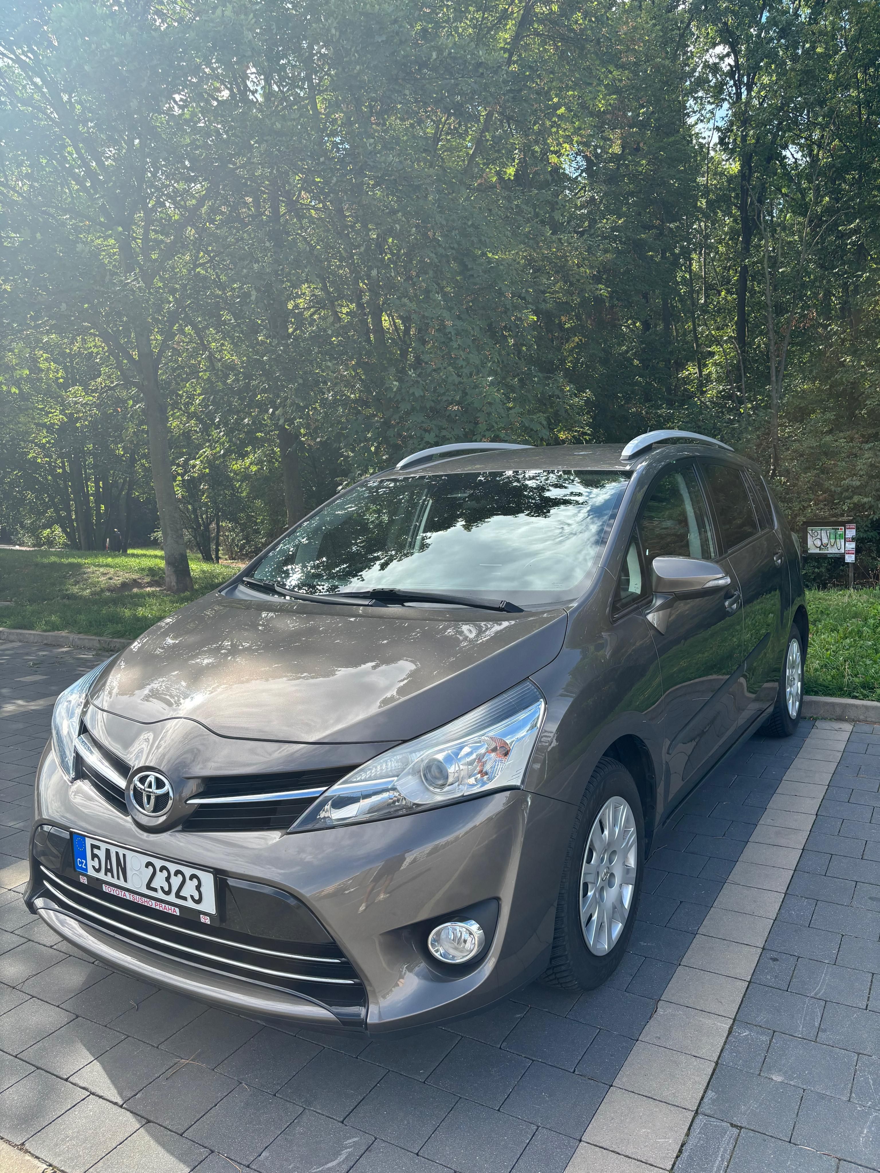 Toyota Verso, 1.8- 75 xxx km, 1. majitel ČR - fotka 3