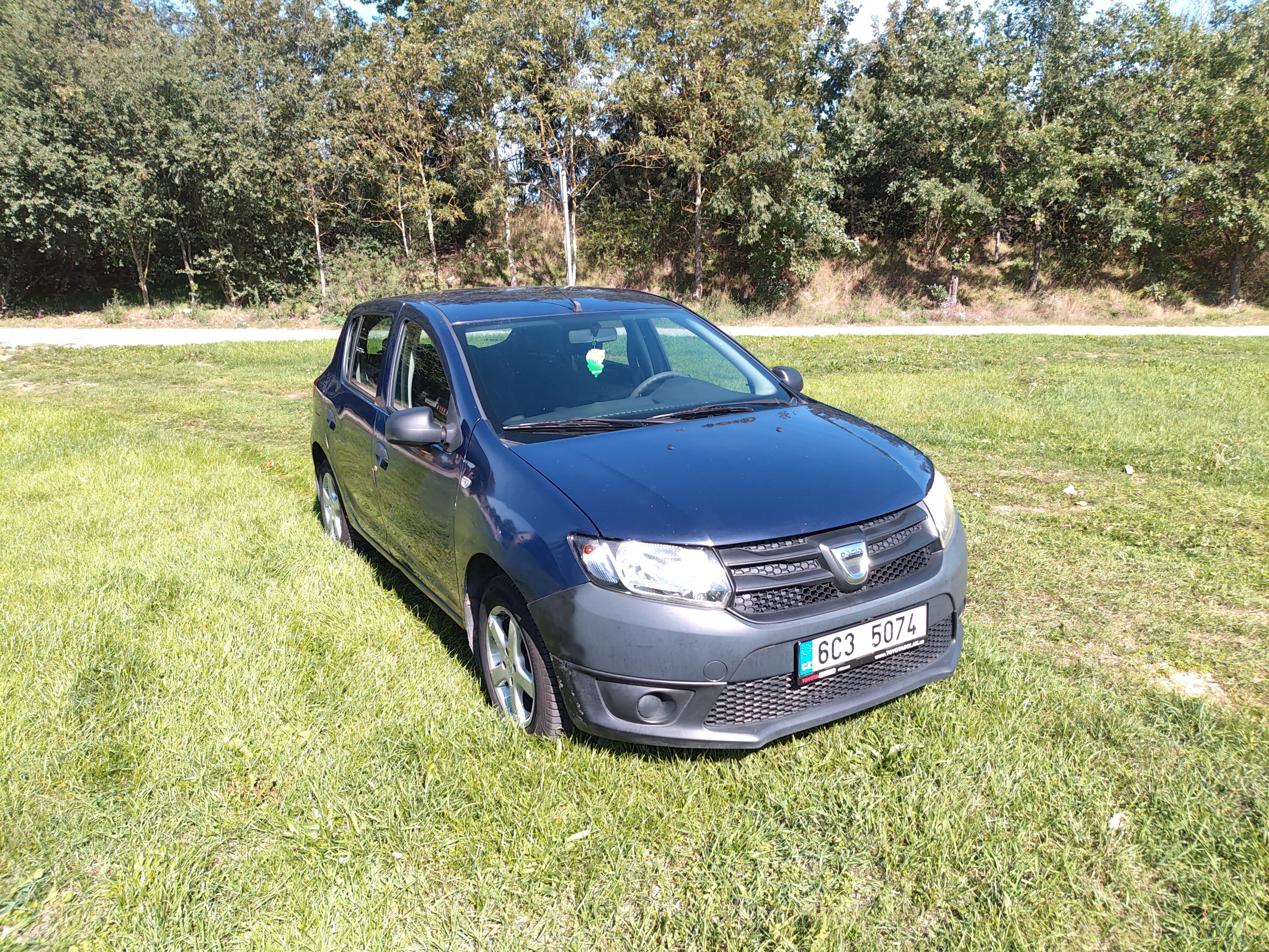 Dacia Sandero, Bez investic, sedni a jeď.