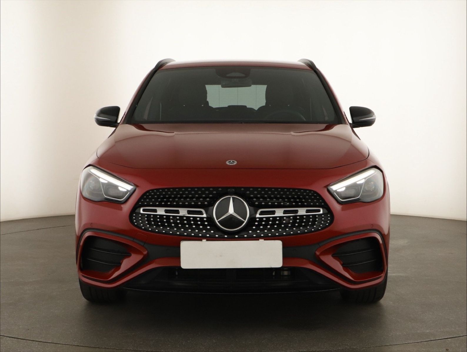 Mercedes-Benz GLA, 180, AMG LINE, KEYLESS - fotka 2
