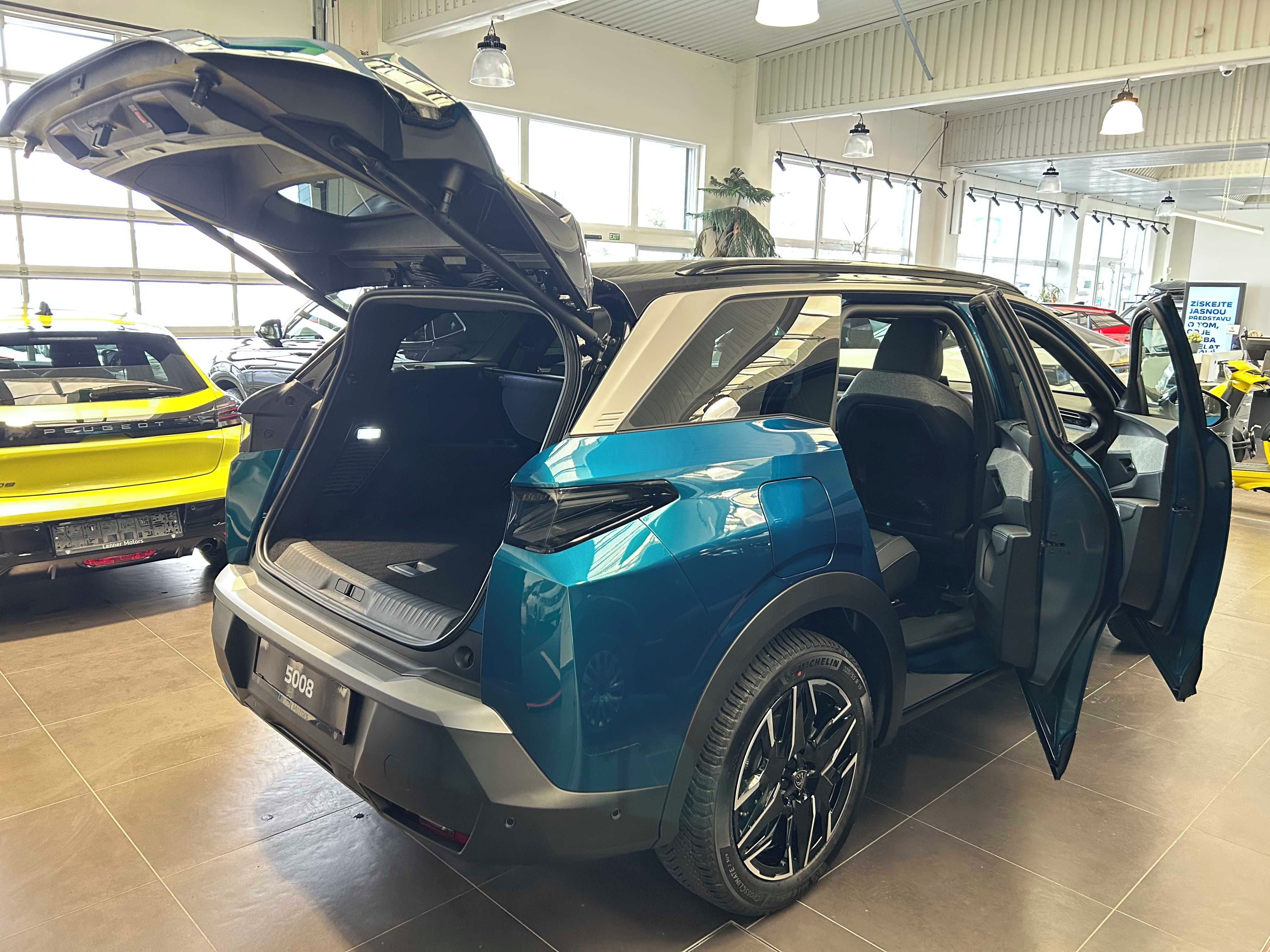 Peugeot 5008, GT 1.2 Hybrid 145 e-DCS6 - fotka 5