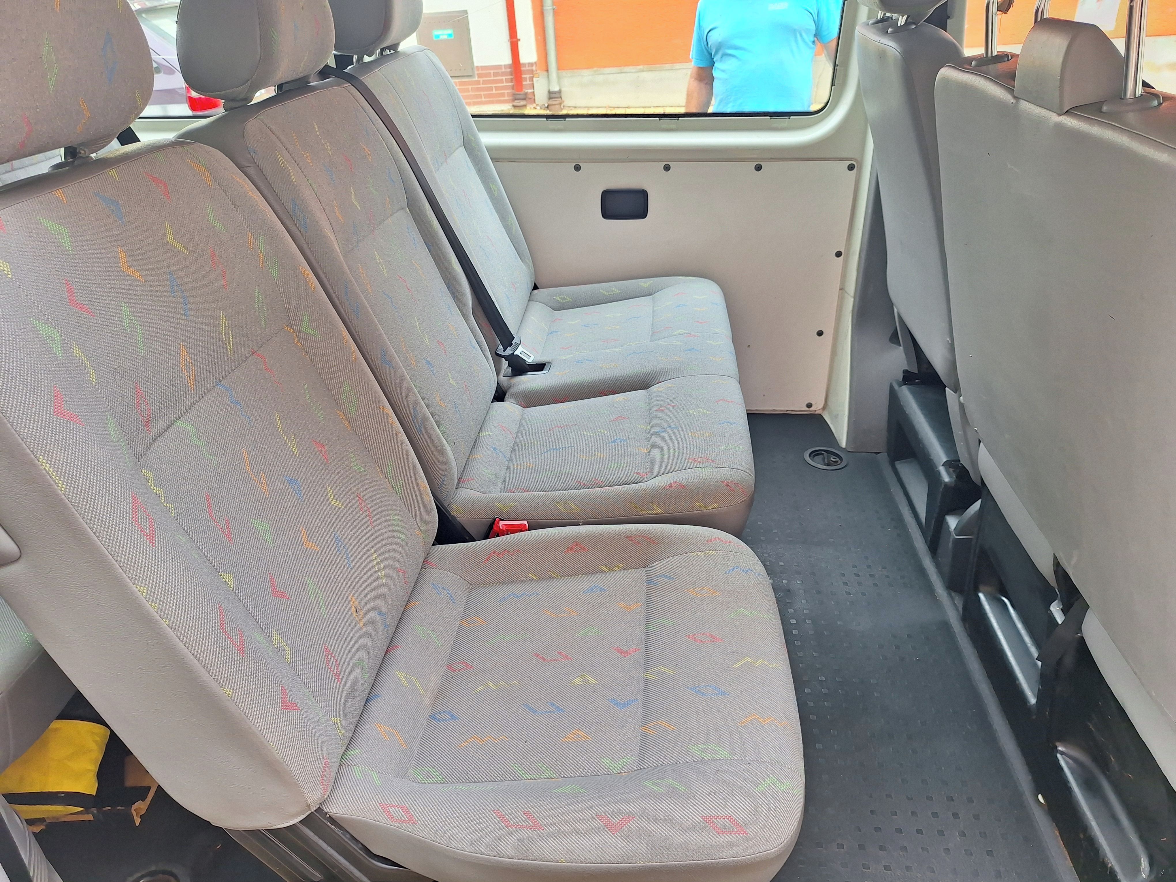 Volkswagen Transporter, Transporter 9 míst, T5 2,5t ta - fotka 3