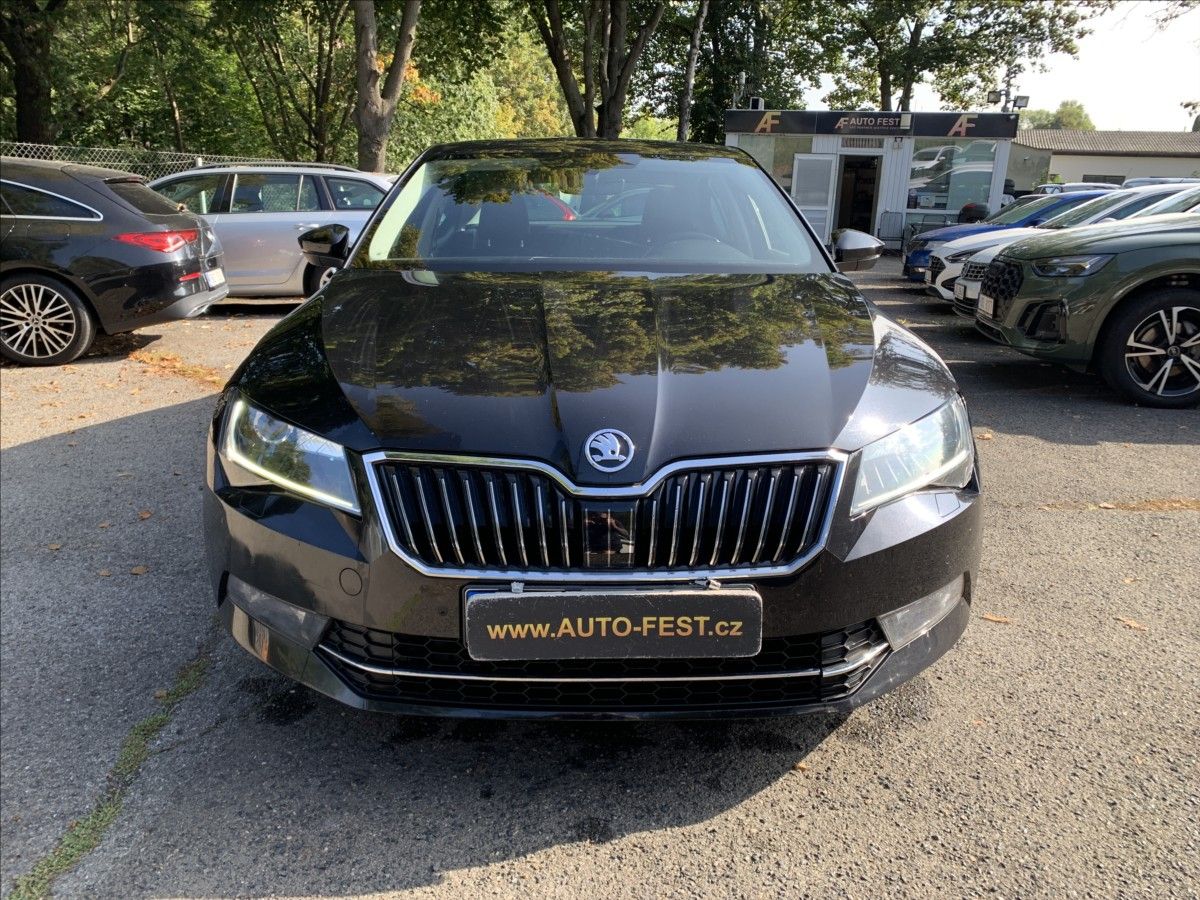 Škoda Superb, 1,5 TSI,ČR - fotka 2