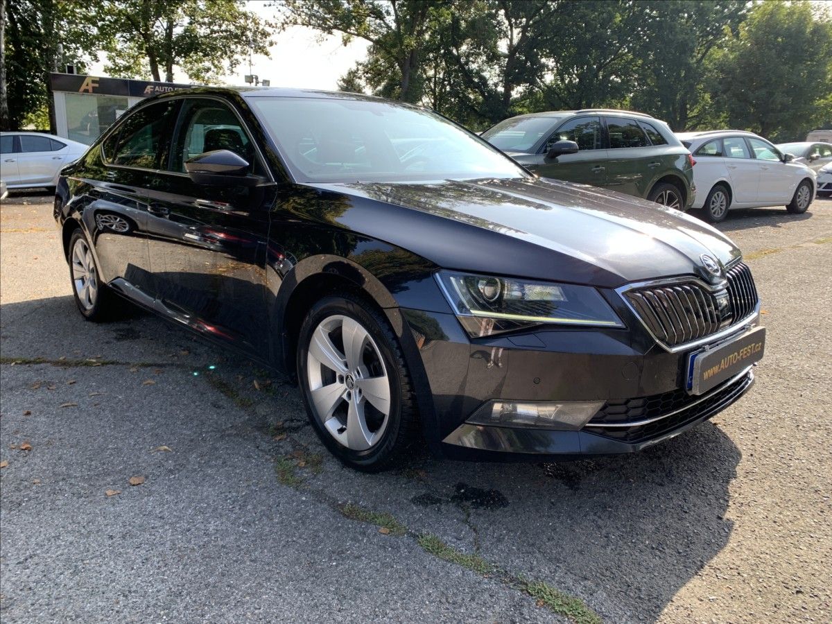 Škoda Superb, 1,5 TSI,ČR - fotka 3