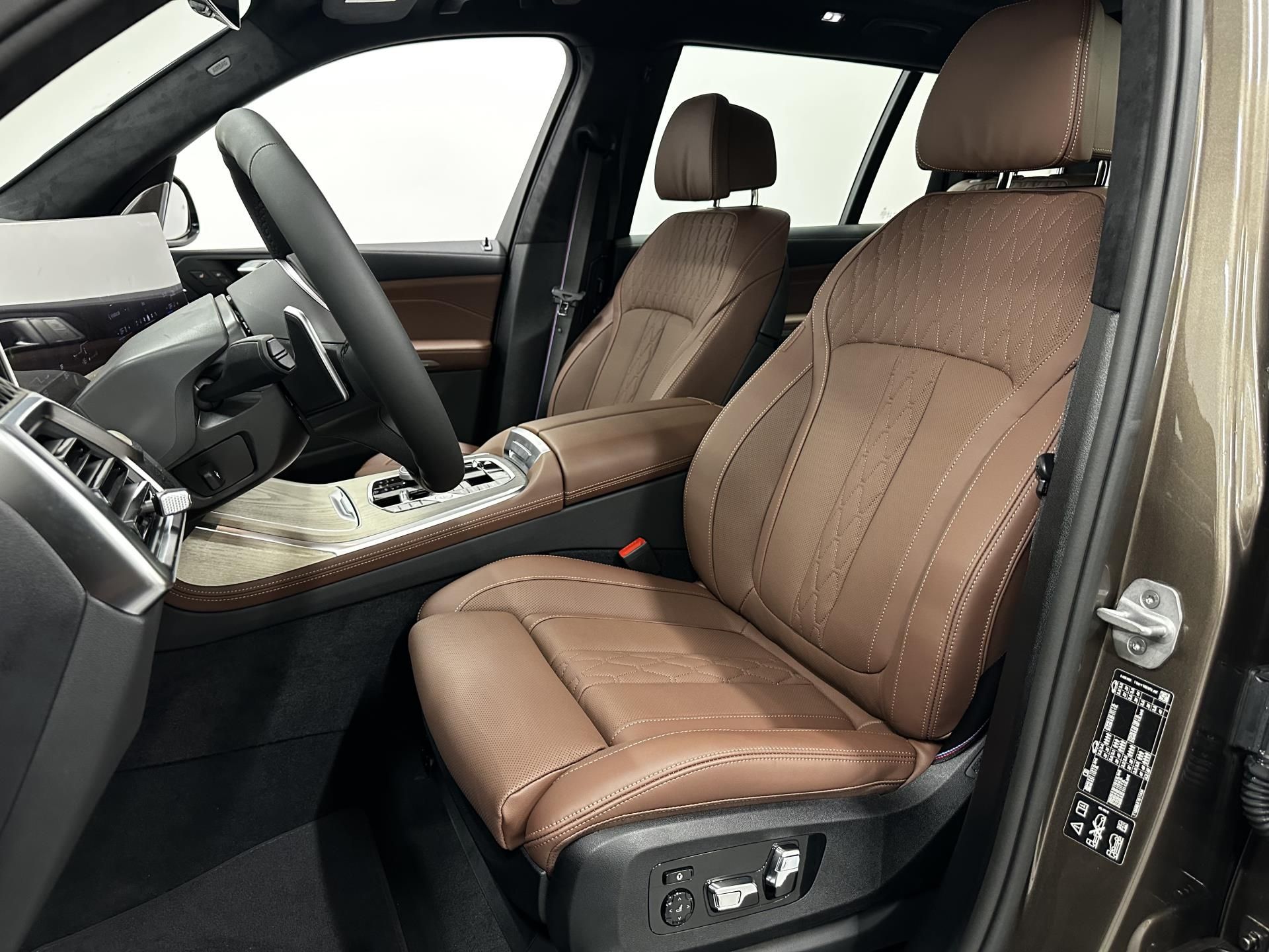 BMW X7, X7 xDrive40d - fotka 6