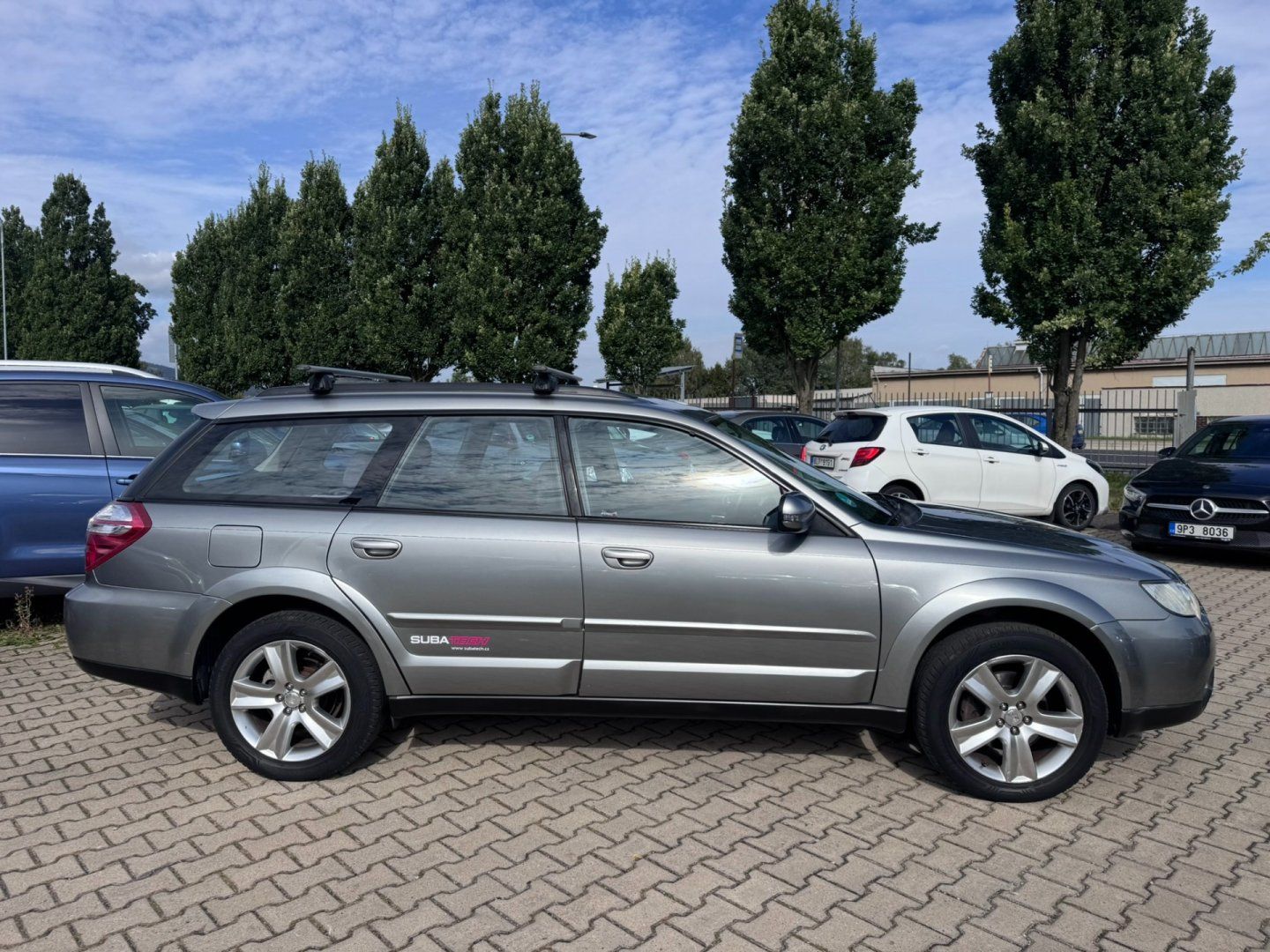 Subaru Outback, AUTOMAT 4X4 2,5i 121 KW TAŽNÉ - fotka 6