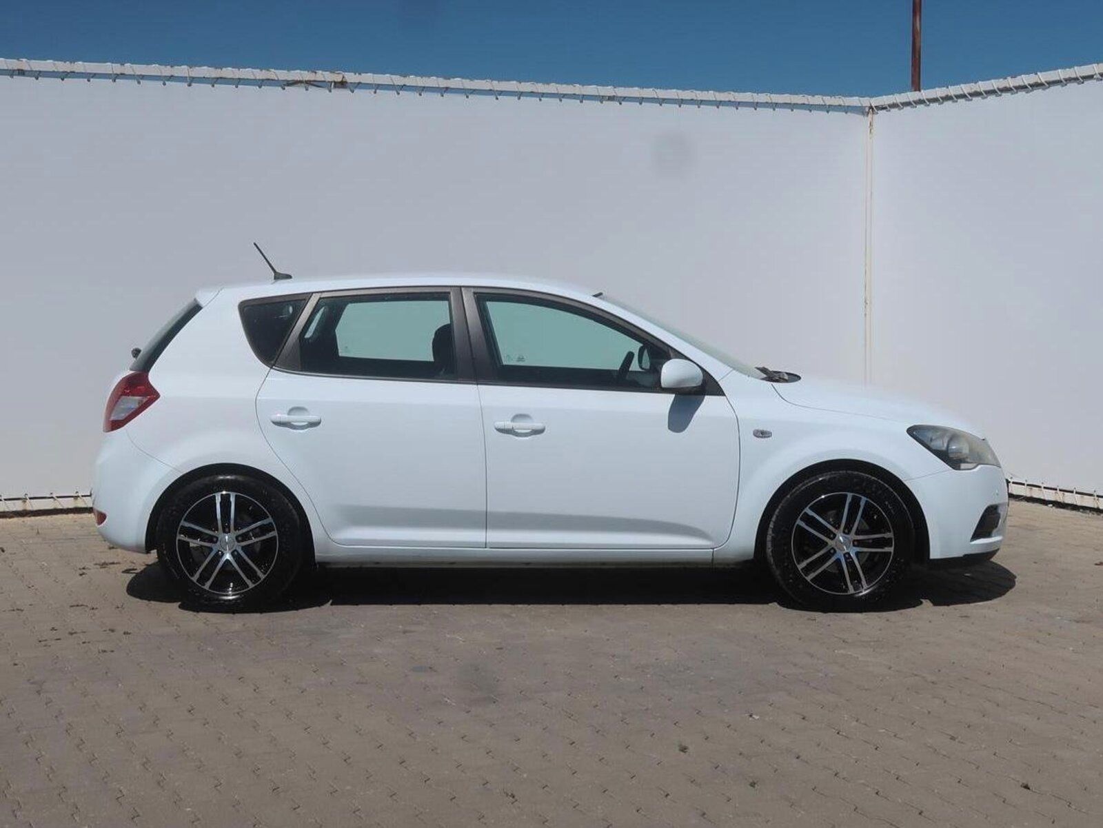 Kia Cee´d, 1.4 CVVT, Serv.kniha - fotka 6