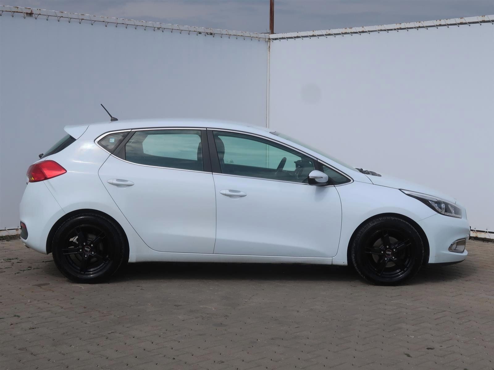 Kia Cee´d, 1.4 CRDi, Serv.kniha - fotka 6