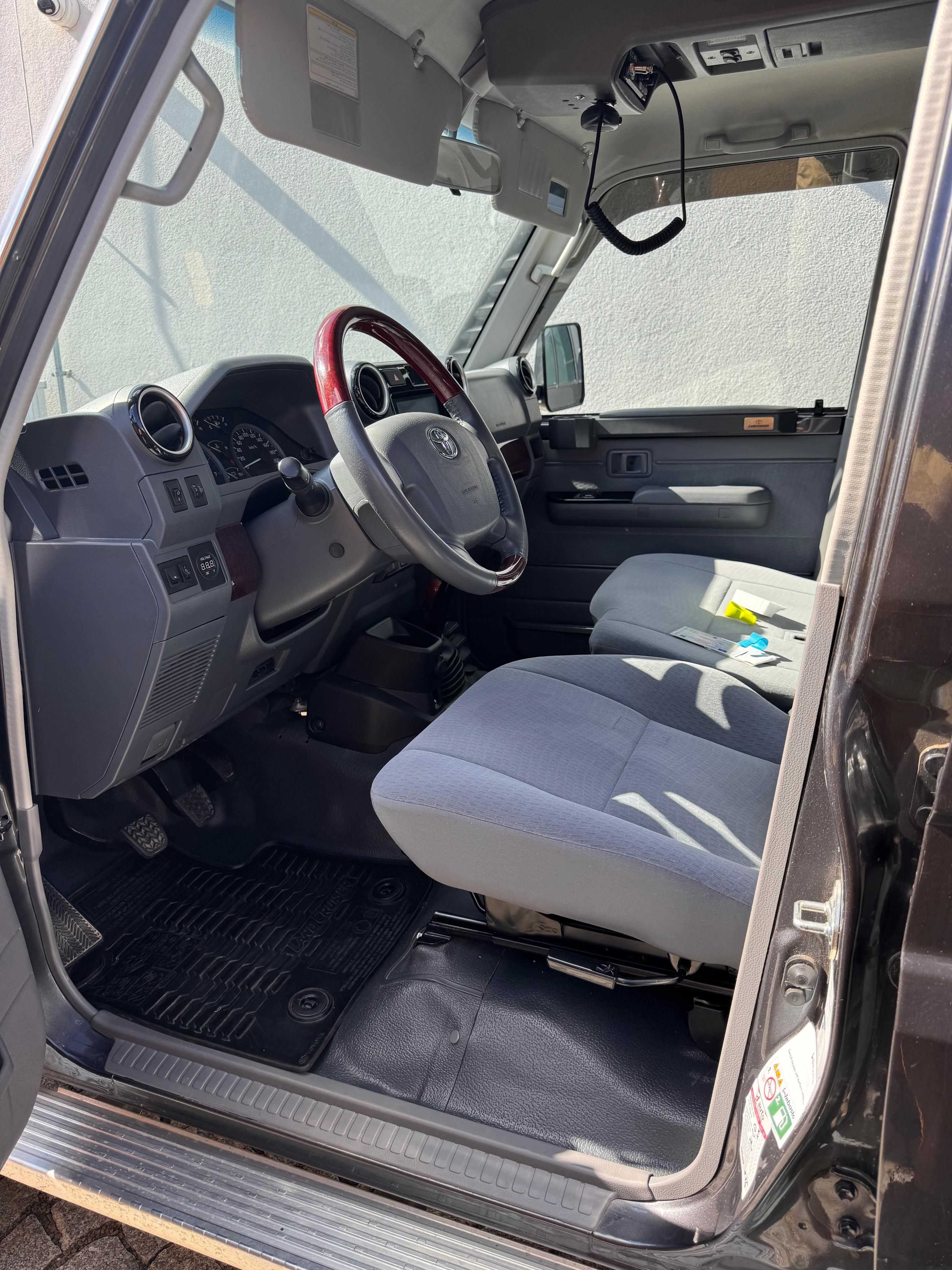 Toyota Land Cruiser, GRJ79L 4.0 V6 – expediční - fotka 6