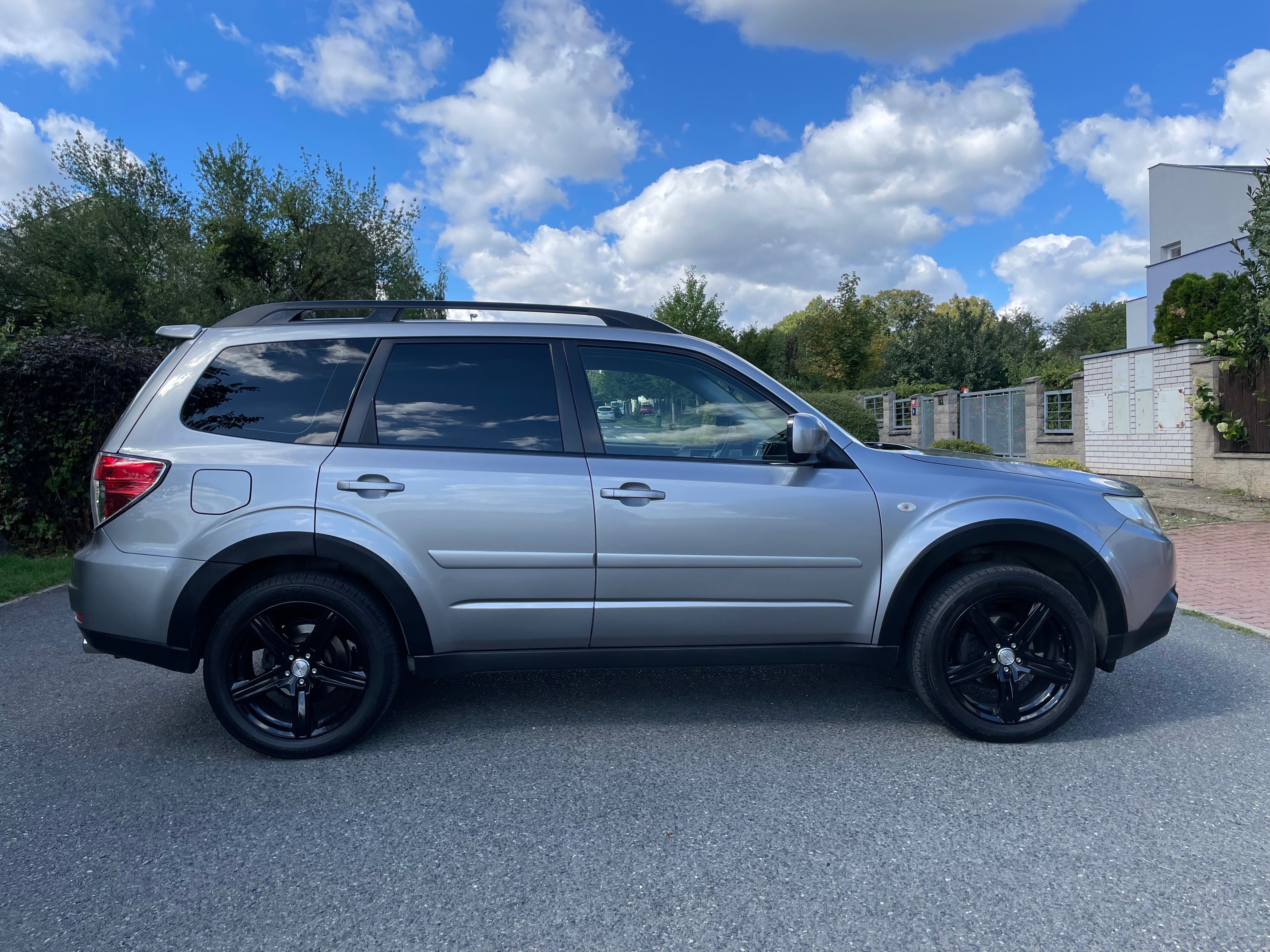 Subaru Forester, 2.0 110 KW, 1. MAJITEL, TAŽNÉ - fotka 4