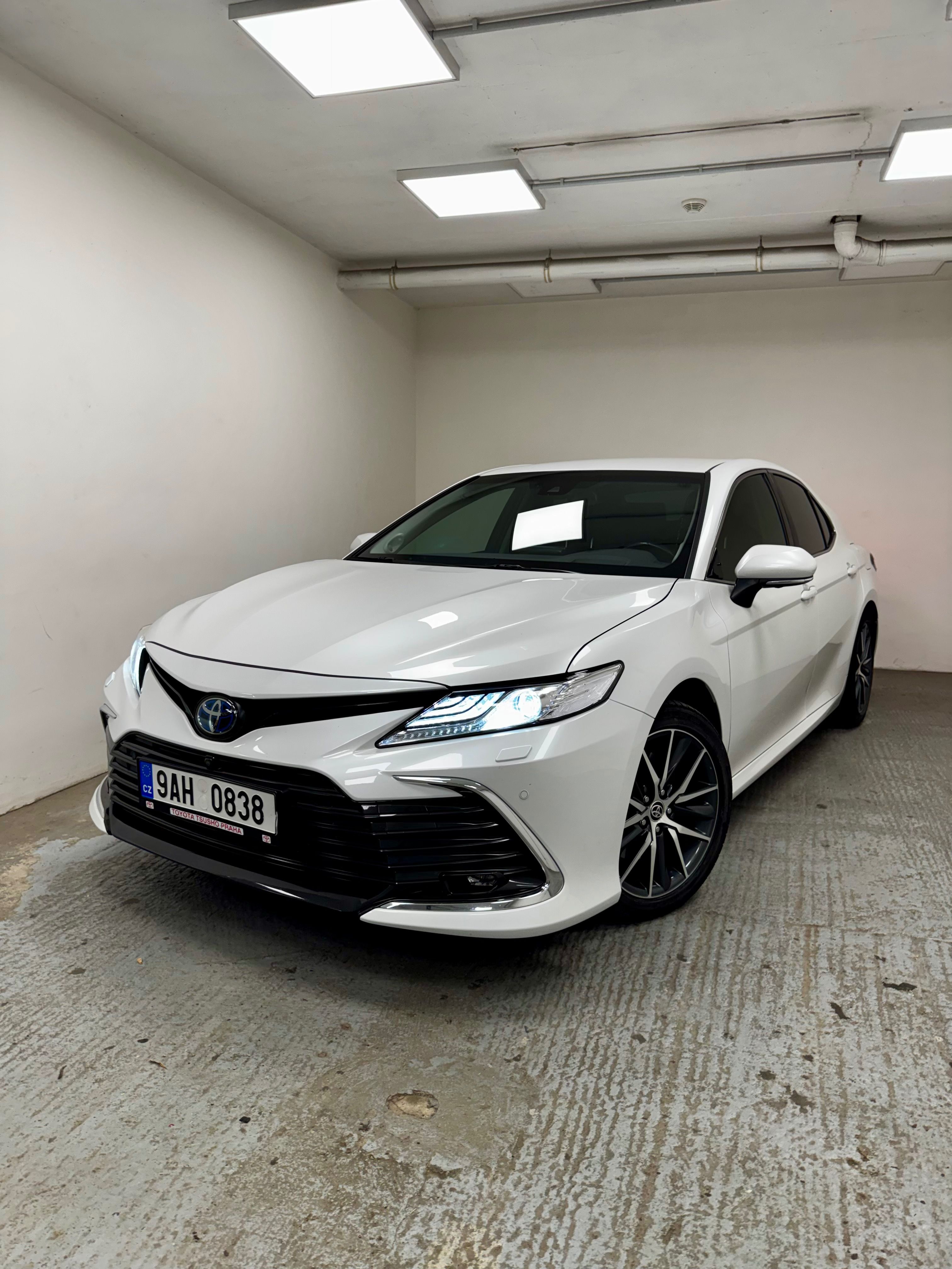 Toyota Camry, 2.5 HEV EXECUTIVE VIP paket