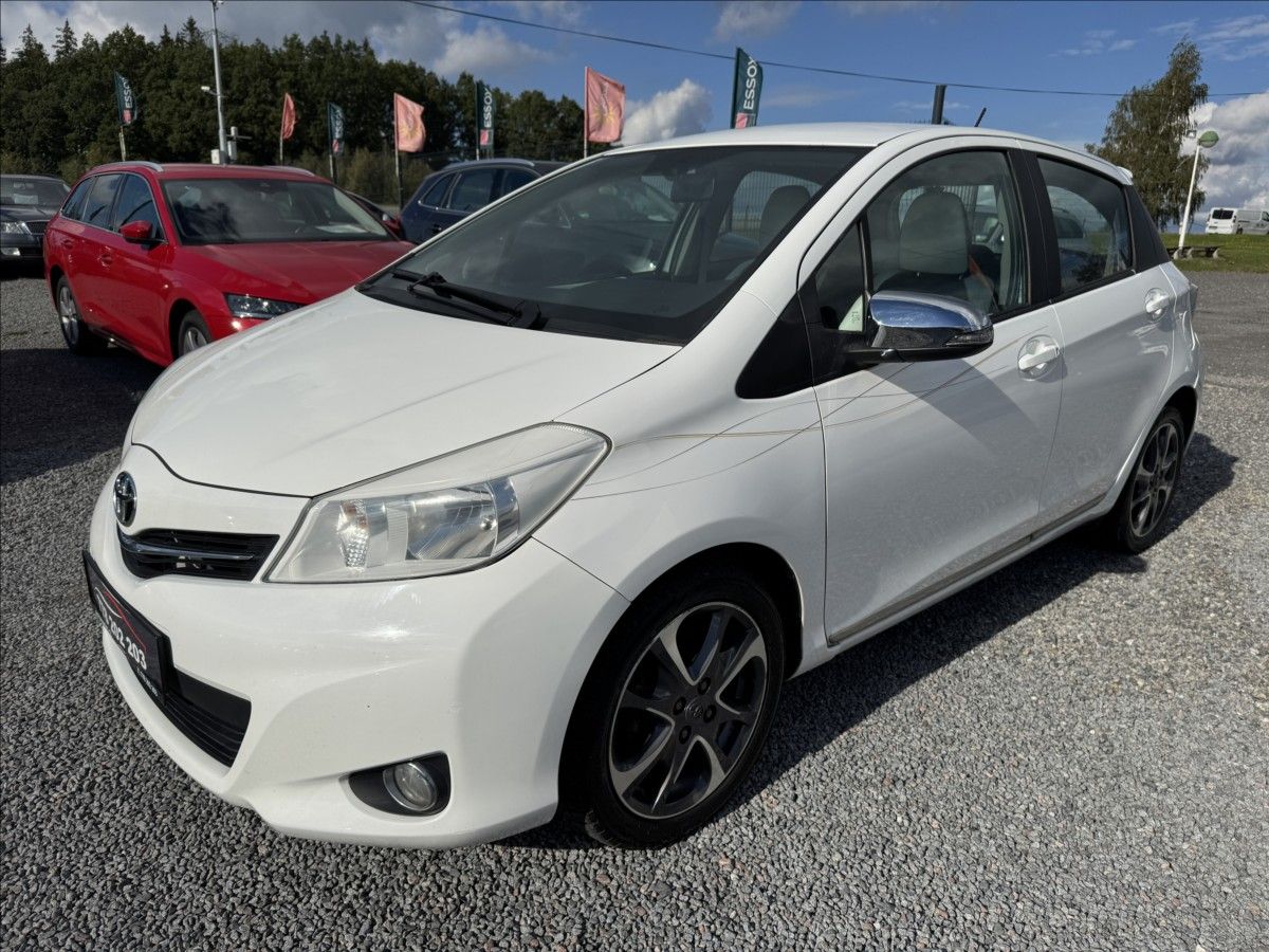 Toyota Yaris, 1,3   i 73 KW STYLE - fotka 3