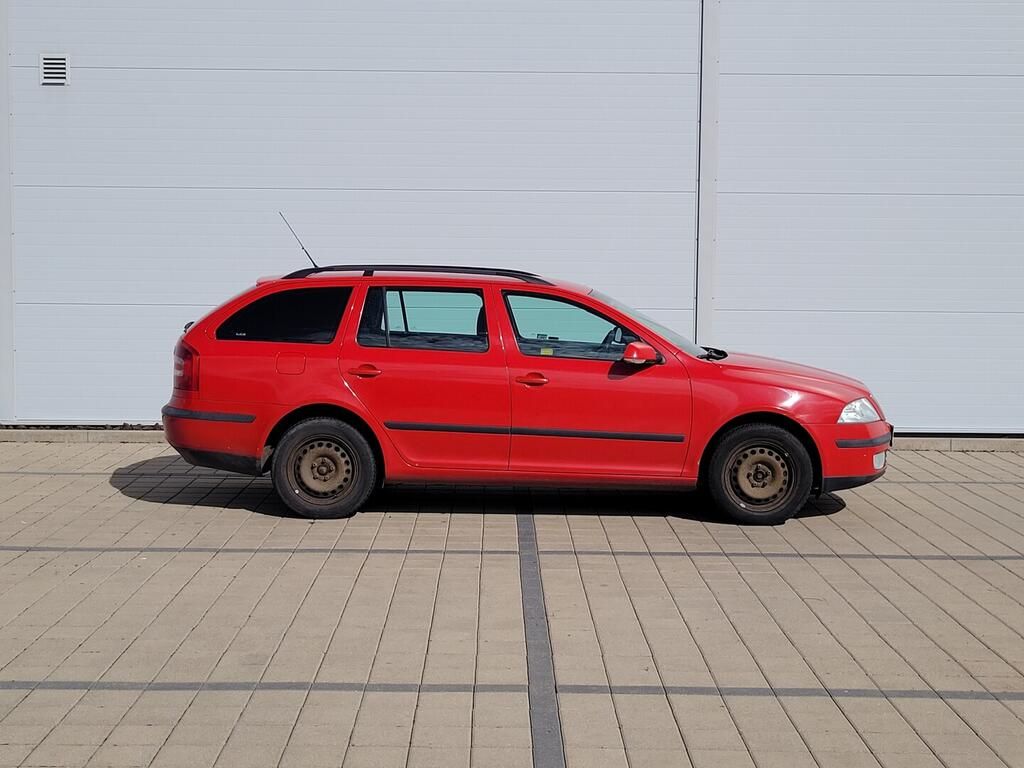 Škoda Octavia, 1.6 MPI 75 kW - fotka 4
