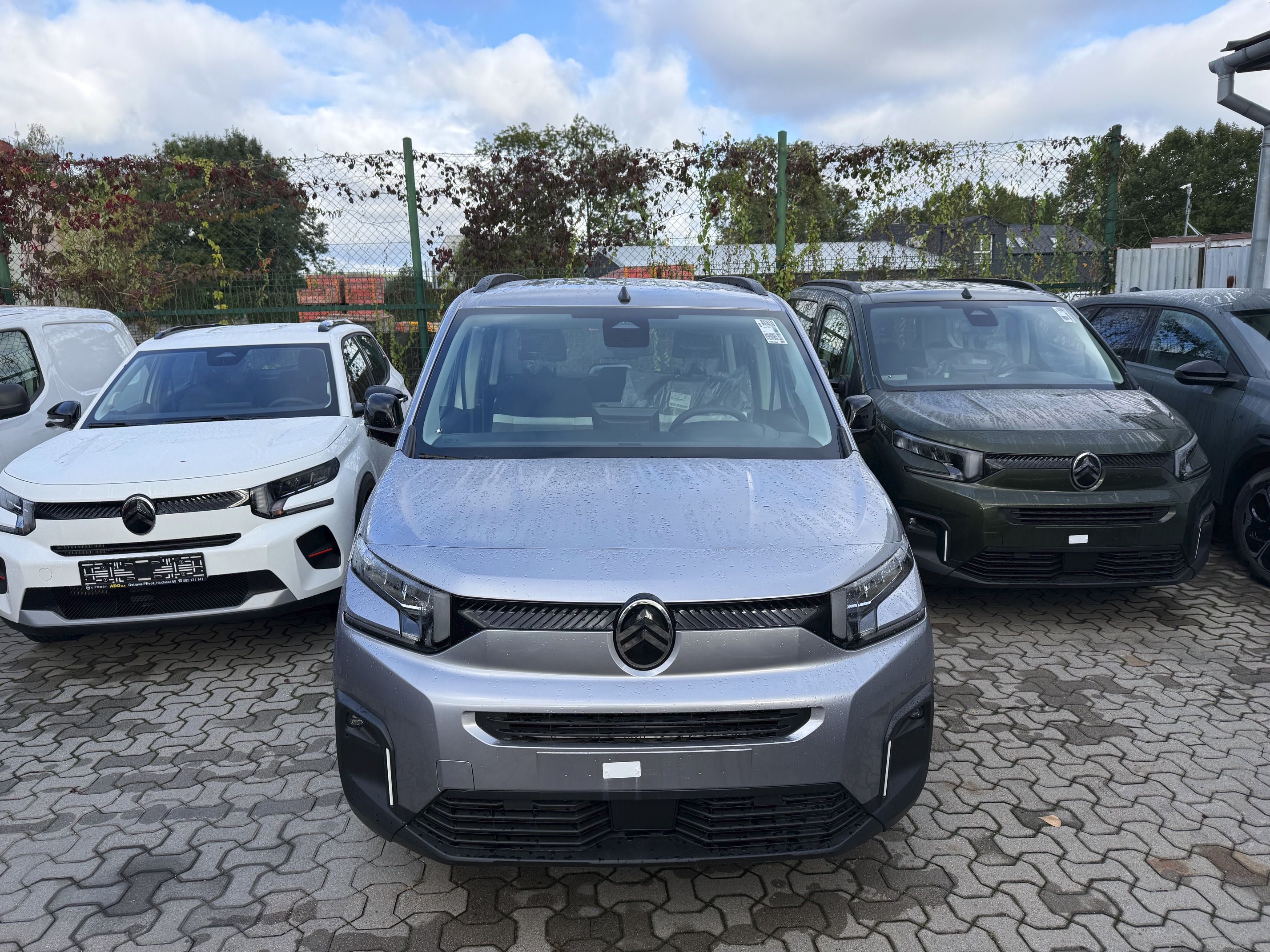 Citroën Berlingo, PLUS Petrol 110k Manual - fotka 2