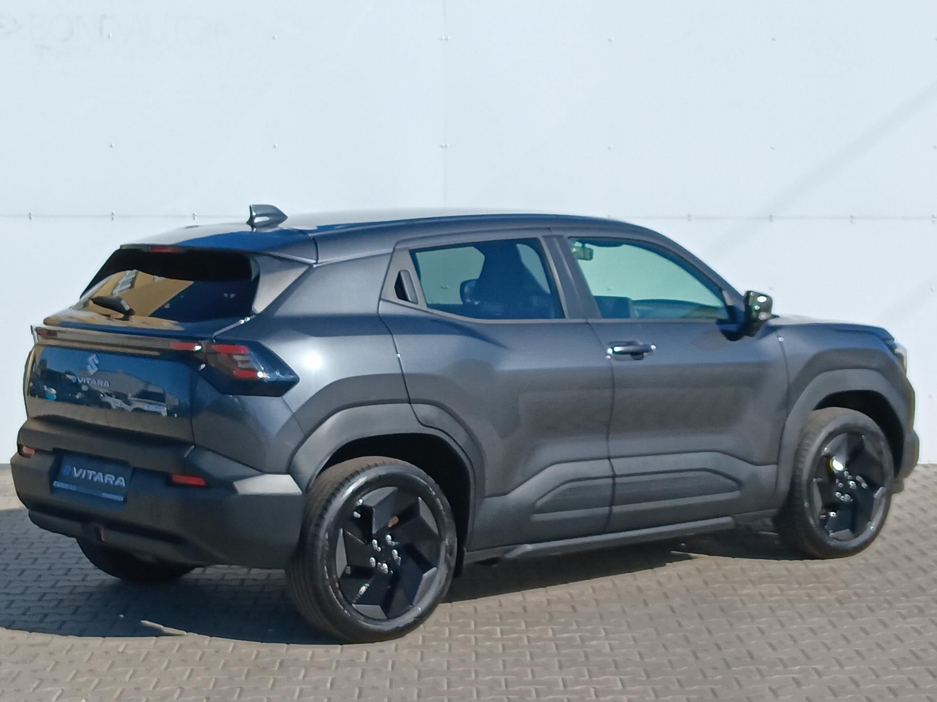 Suzuki Vitara, EV 61kWh PREMIUM 4x4 - fotka 2