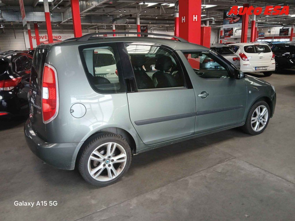 Škoda Roomster, 1.6 16V,2.maj,AT - fotka 2
