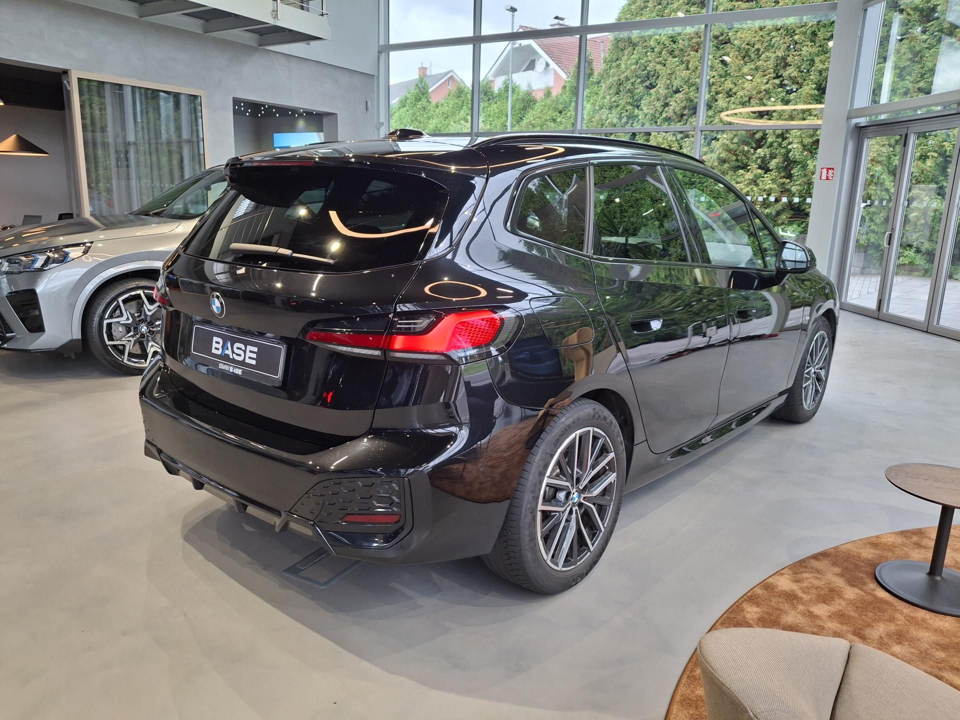 BMW Řada 2, 218D Active Tourer M-Sport - fotka 6