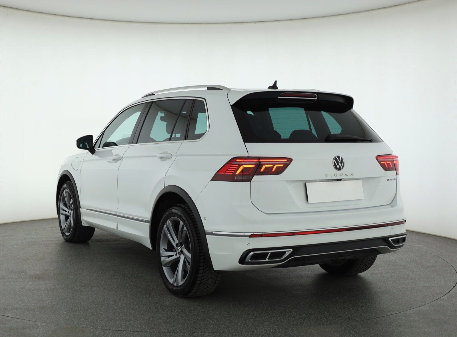 Volkswagen Tiguan, 1.4 TSI eHybrid, R-Line - fotka 4