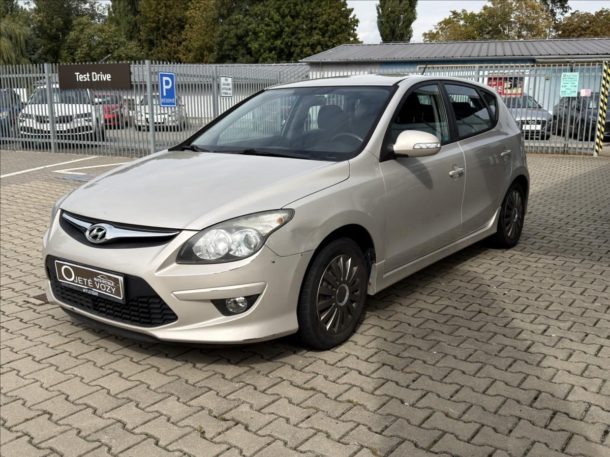 Hyundai i30, 1,4 MPi, MT  Trikolor Plus - fotka 4