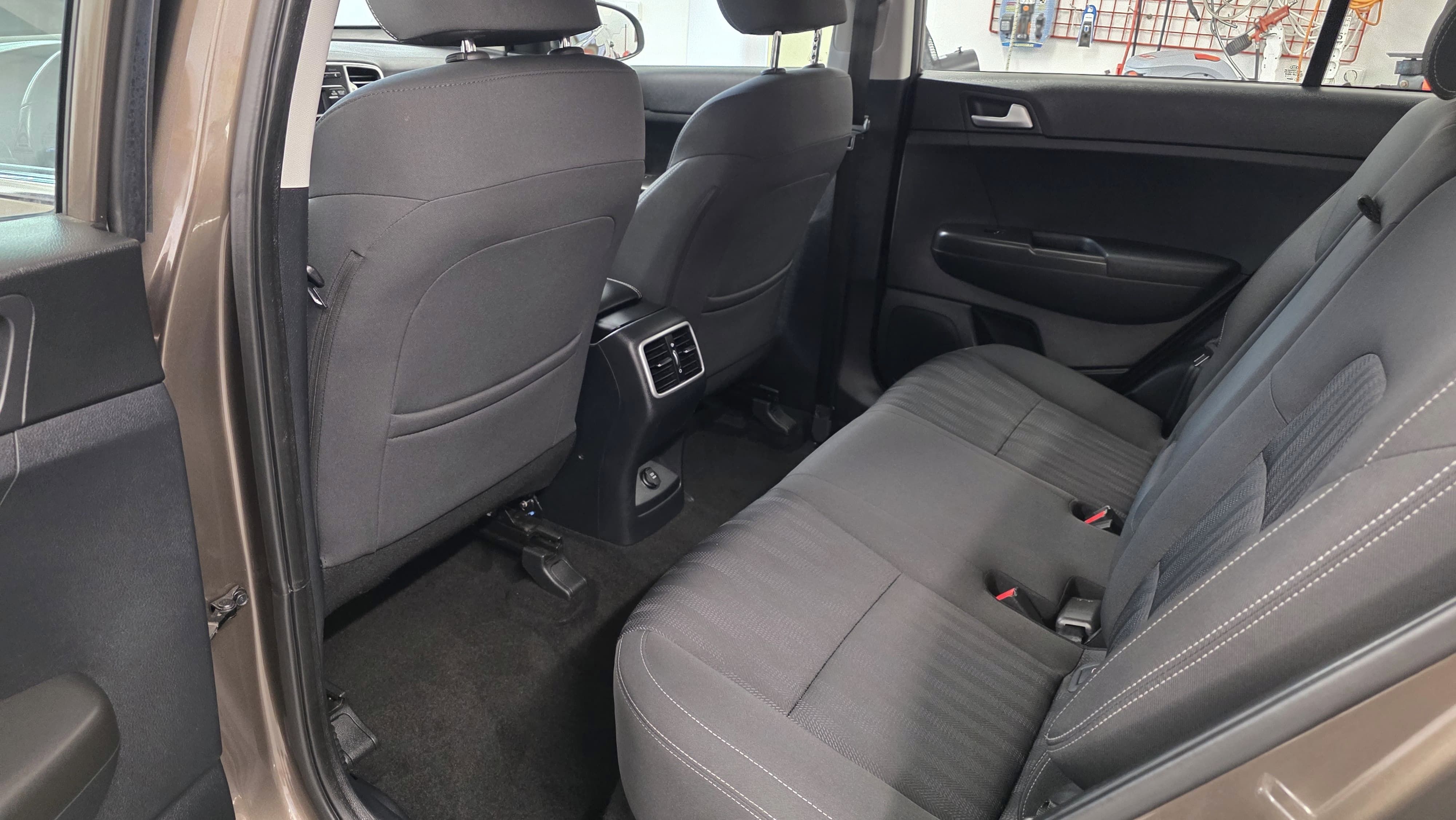 Kia Sportage, První majitel - fotka 3