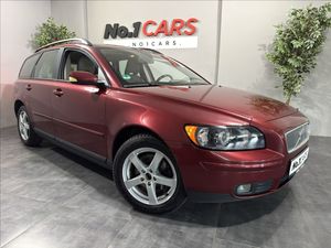 Volvo V50, 2,0   D 100KW KRÁSNÝ STAV TZ