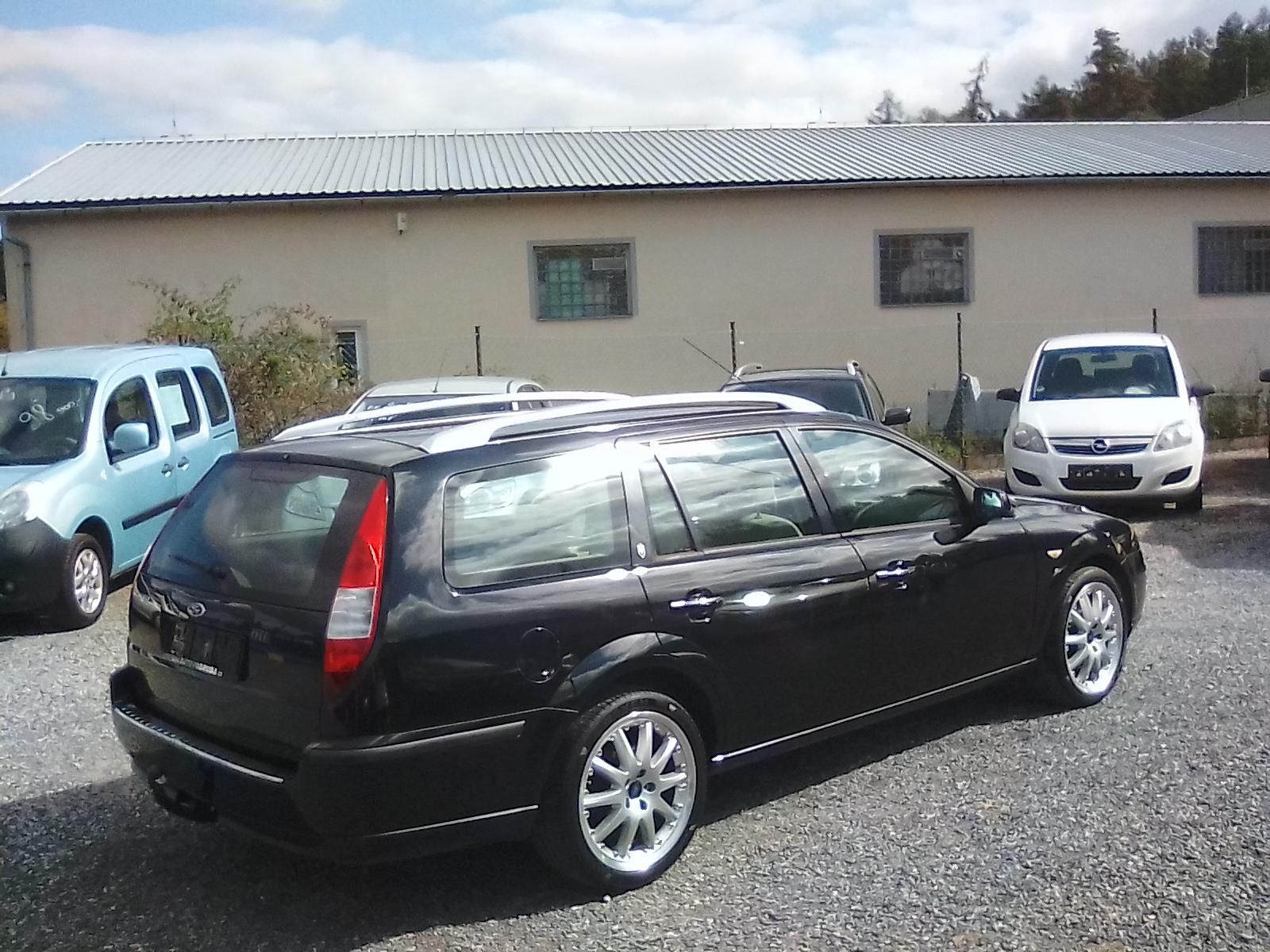 Ford Mondeo, 1.8i 16V Ghia , závěs - fotka 4