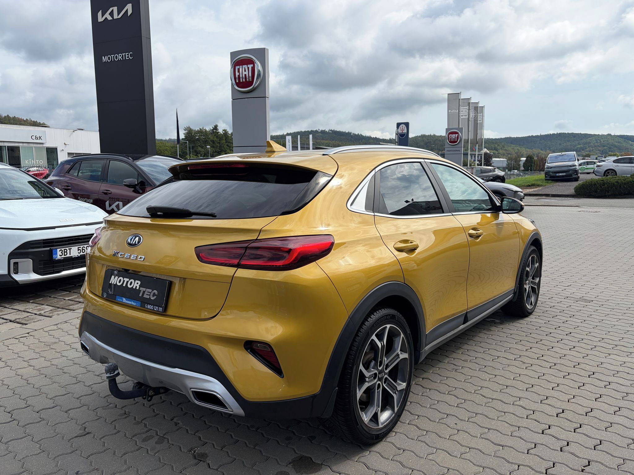 Kia XCee´d, 1.6 CRDi 100kW MHEV 7DCT - fotka 3