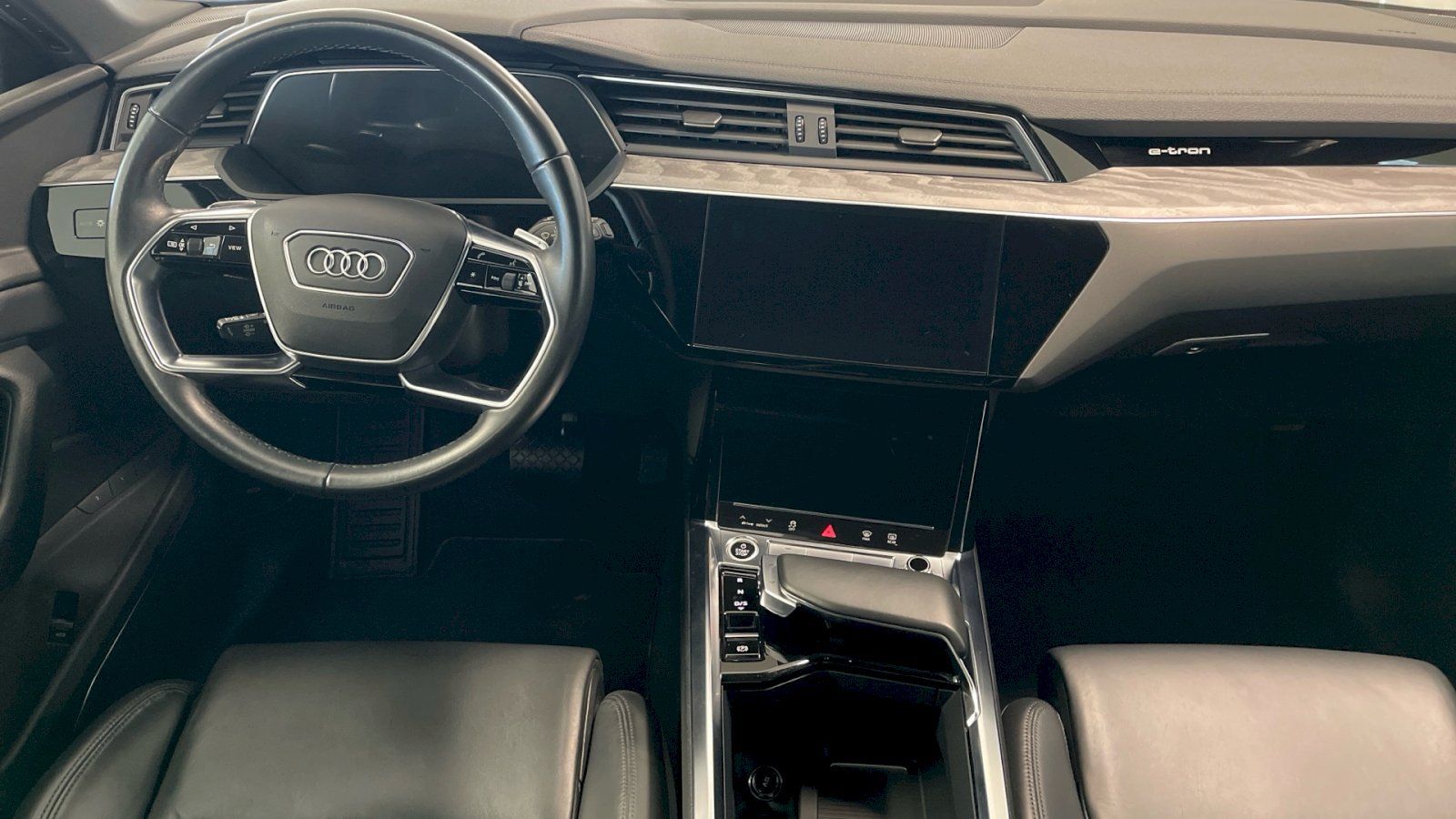 Audi e-tron, S line quattro 55 electric 300 - fotka 5