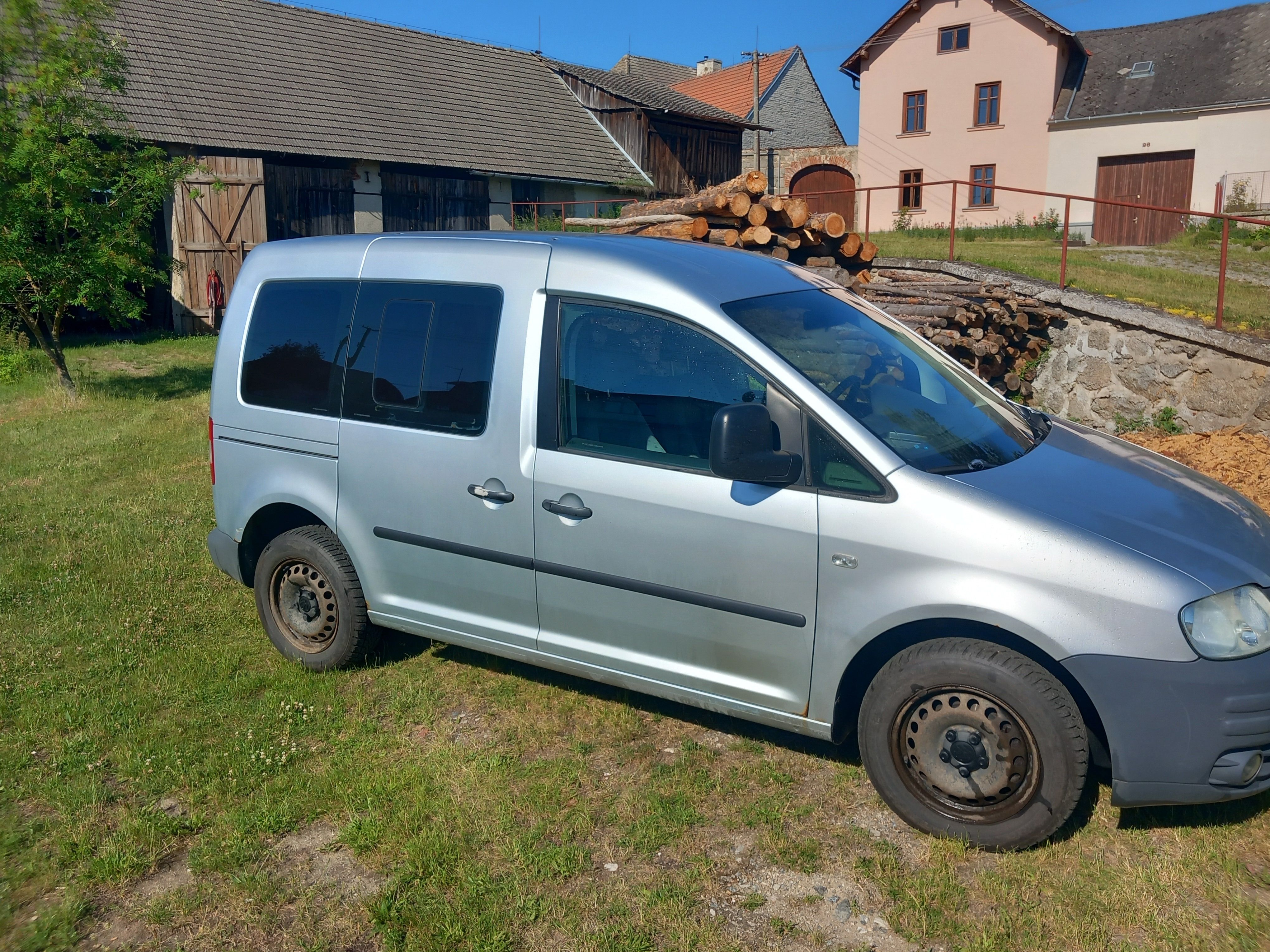 Volkswagen Caddy, 1.6 MPI, STK do 6/2028 - fotka 2