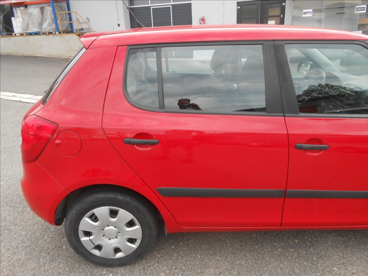 Škoda Fabia, 1,2 44Kw - fotka 5