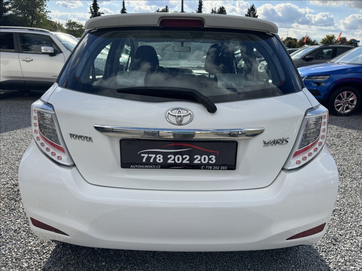Toyota Yaris, 1,3   i 73 KW STYLE - fotka 6