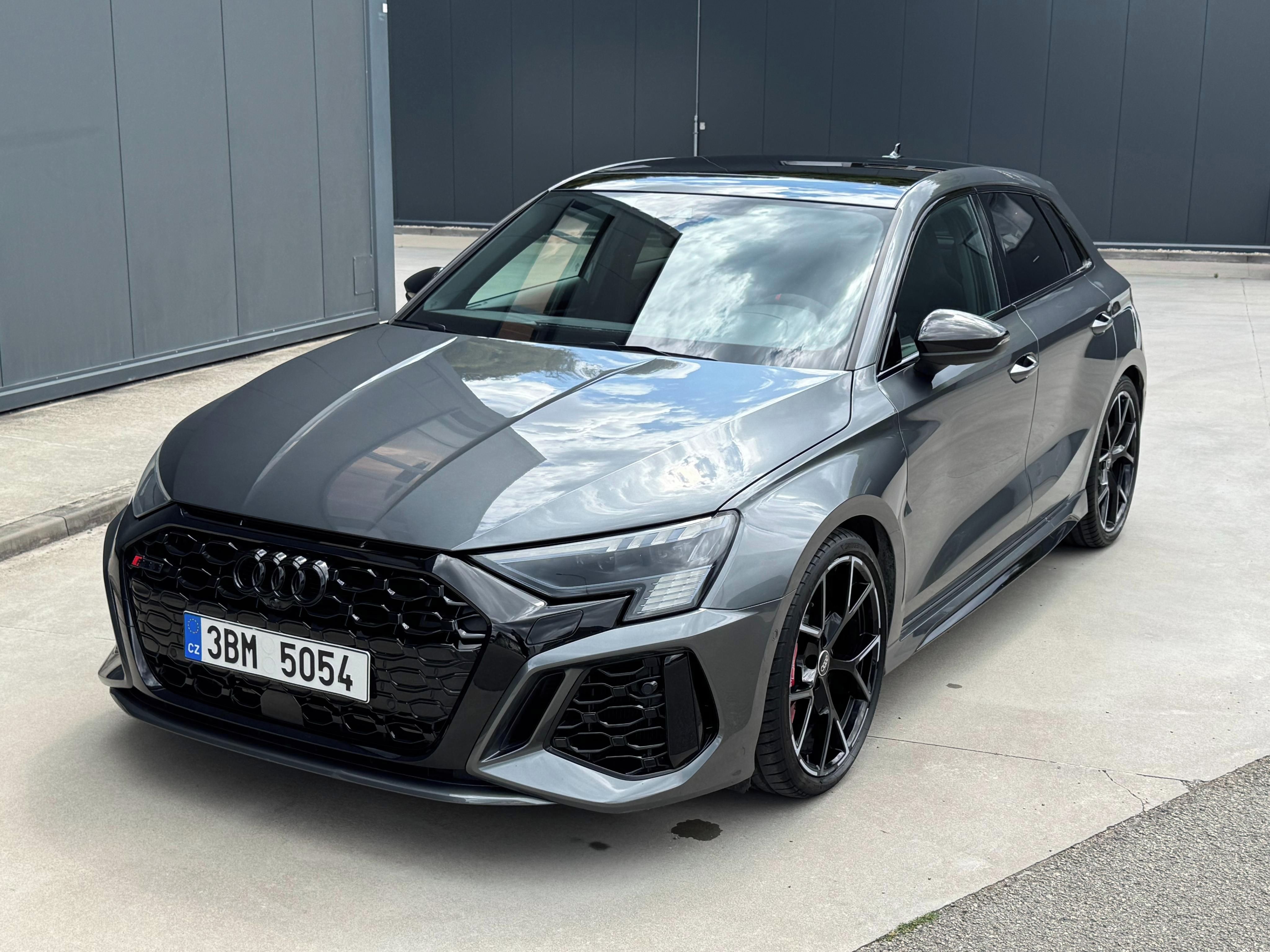 Audi RS3, Sportback 2,5 TFSI quattro 294 - fotka 2