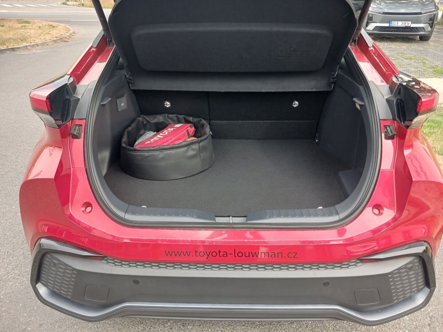 Toyota C-HR, 2.0 PHEV Executive - fotka 6