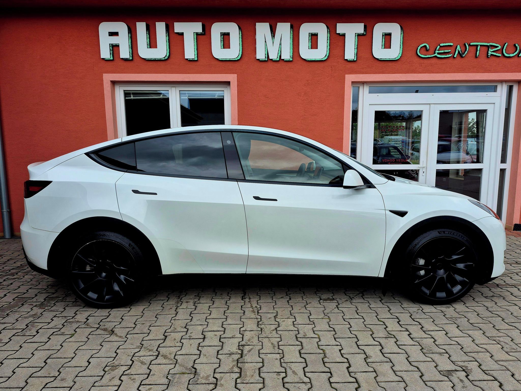 Tesla Model Y, Long R. Dual Motor 378kW - BER - fotka 5
