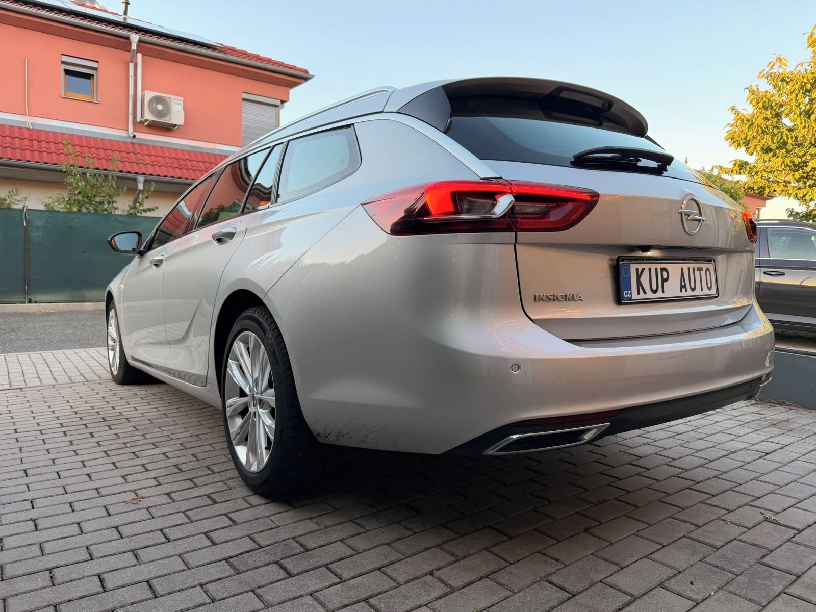 Opel Insignia, 2.0 CDTI 128 kW  BUSINESS - fotka 4
