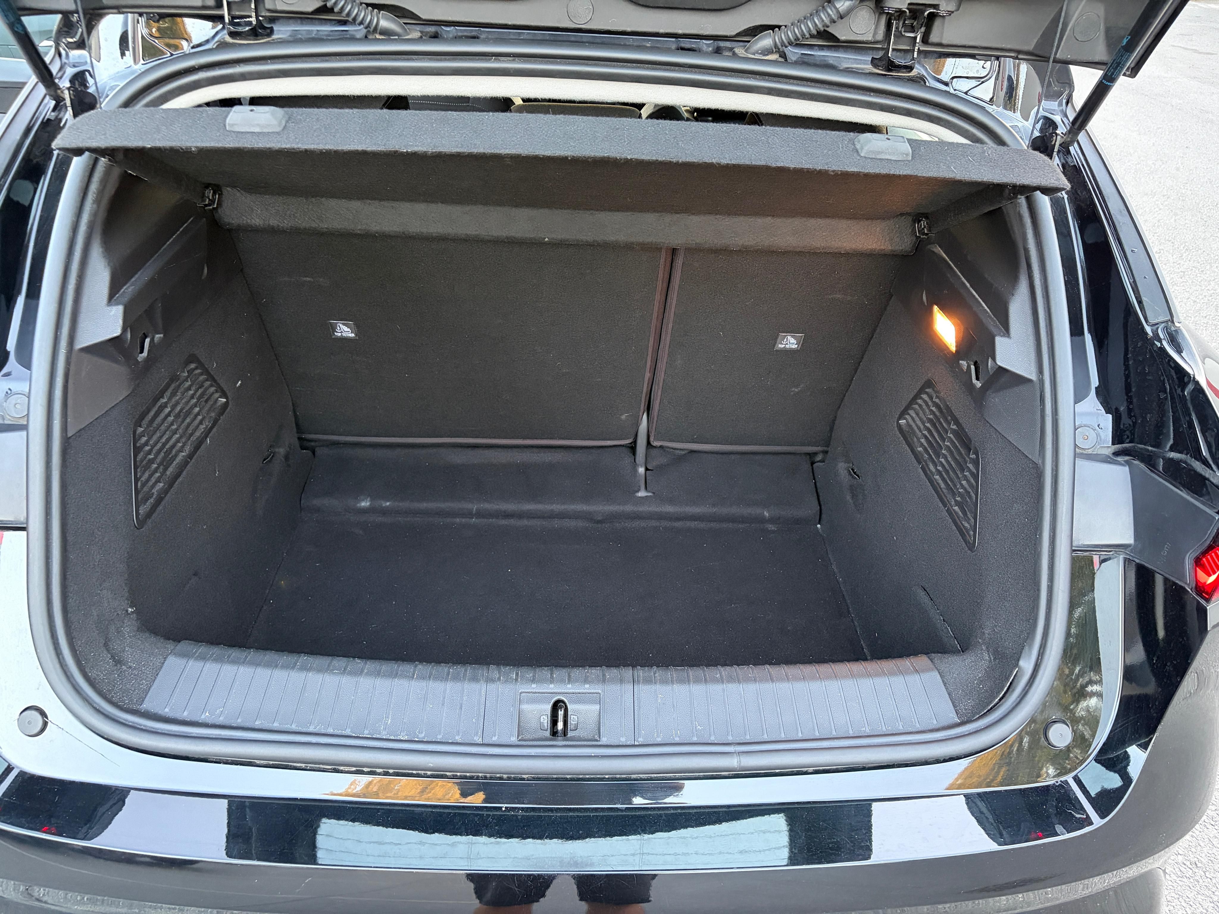 Renault Mégane, E-Tech 160 kW R220 - fotka 5