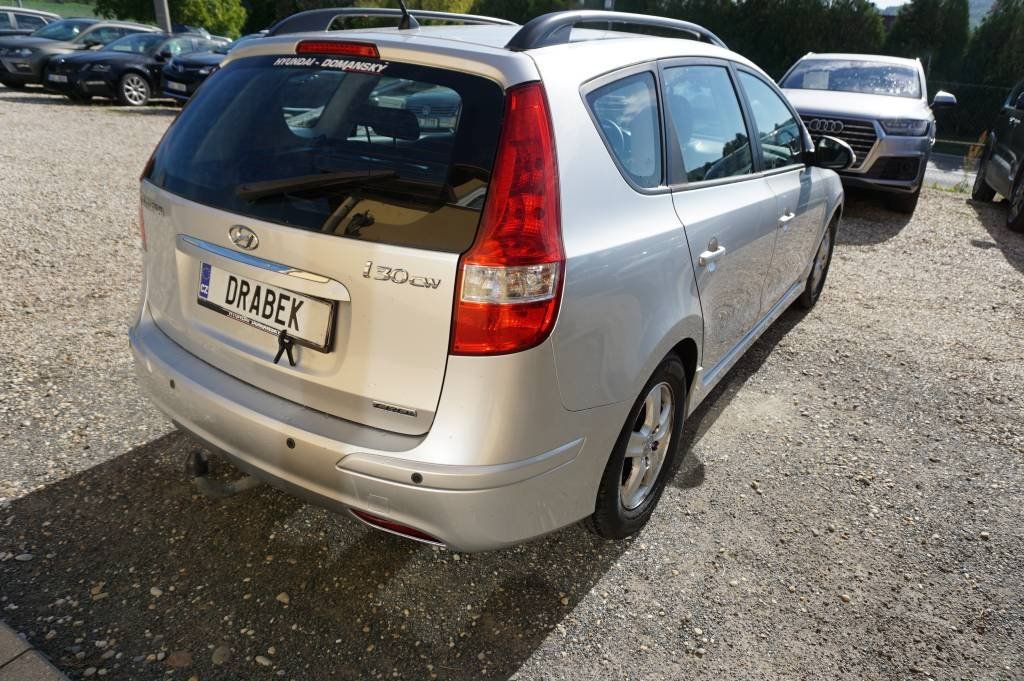 Hyundai i30, 1,6C W  CRDI NOVÉ V ČR - fotka 4
