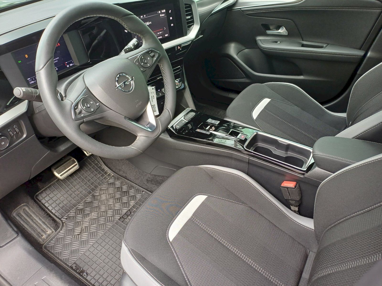 Opel Mokka, 1.2 TURBO 96kW GS LINE - Autom - fotka 6