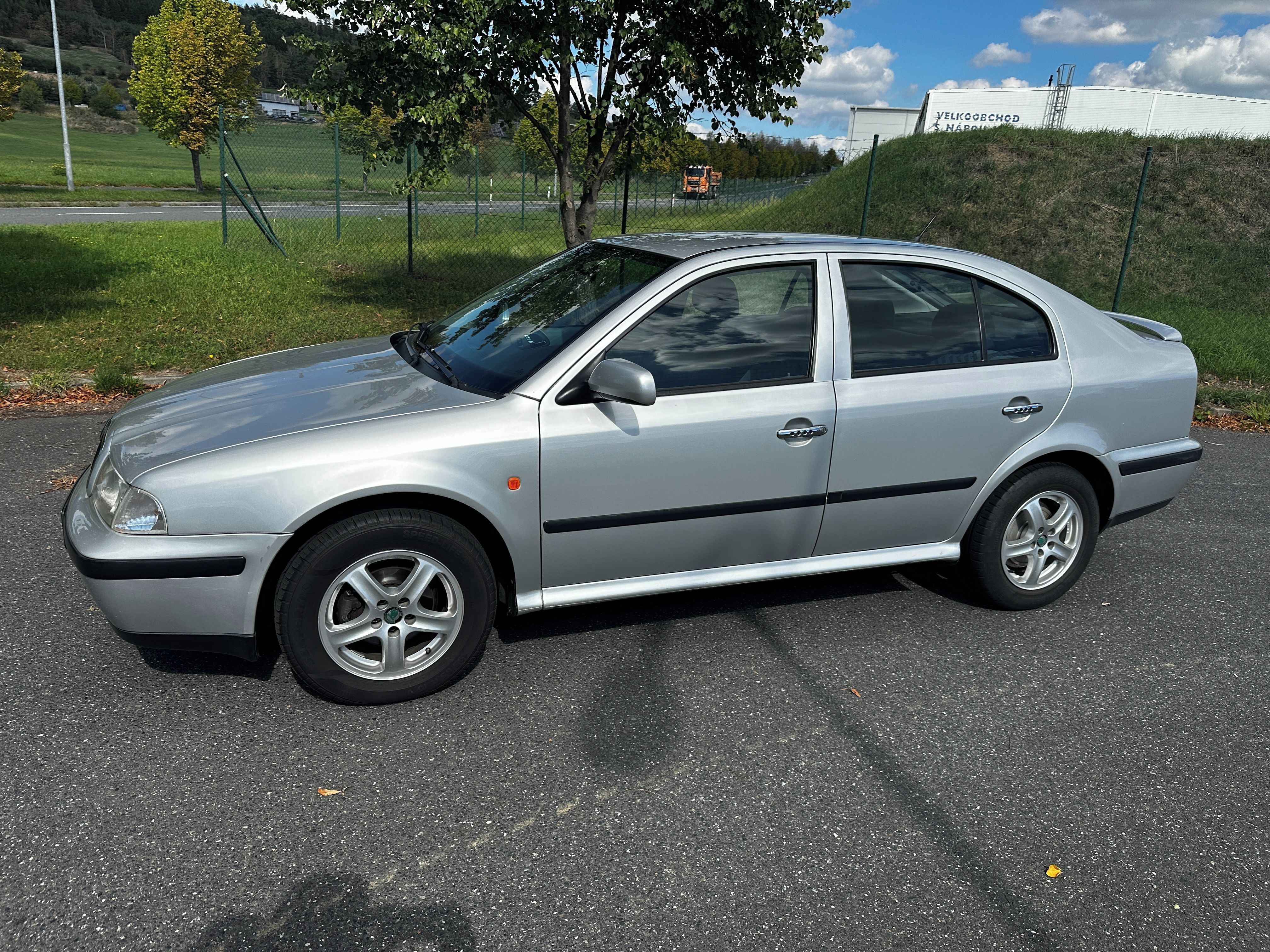 Škoda Octavia, 1.6 MPi - fotka 2