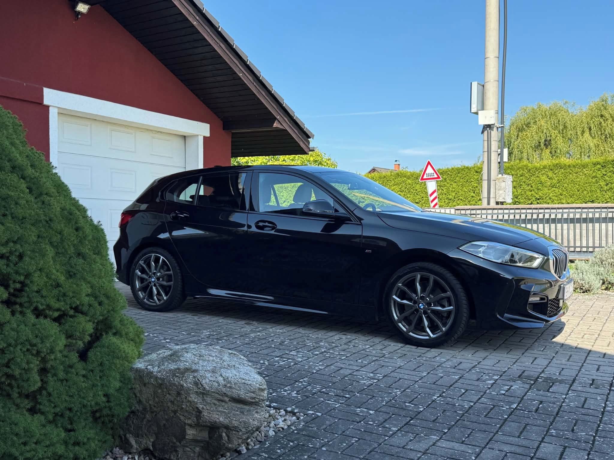 BMW Řada 1, BMW 120I M-Sport Panorama - fotka 5