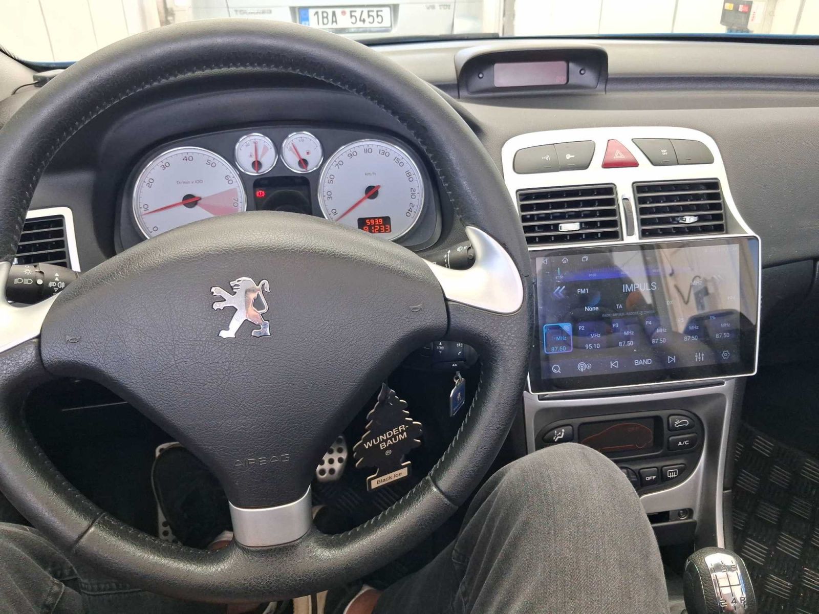 Peugeot 307, 2.0 16V, Automatická klima - fotka 3