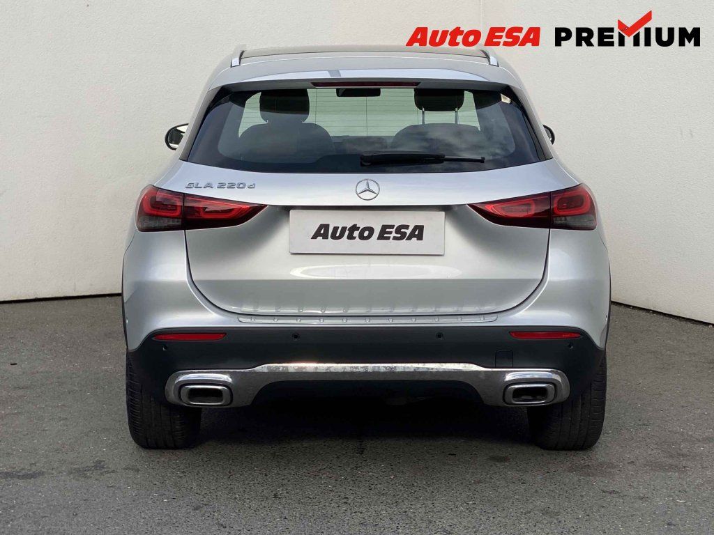 Mercedes-Benz GLA, 2.0 D 220d,1.maj,ČR,AT - fotka 5