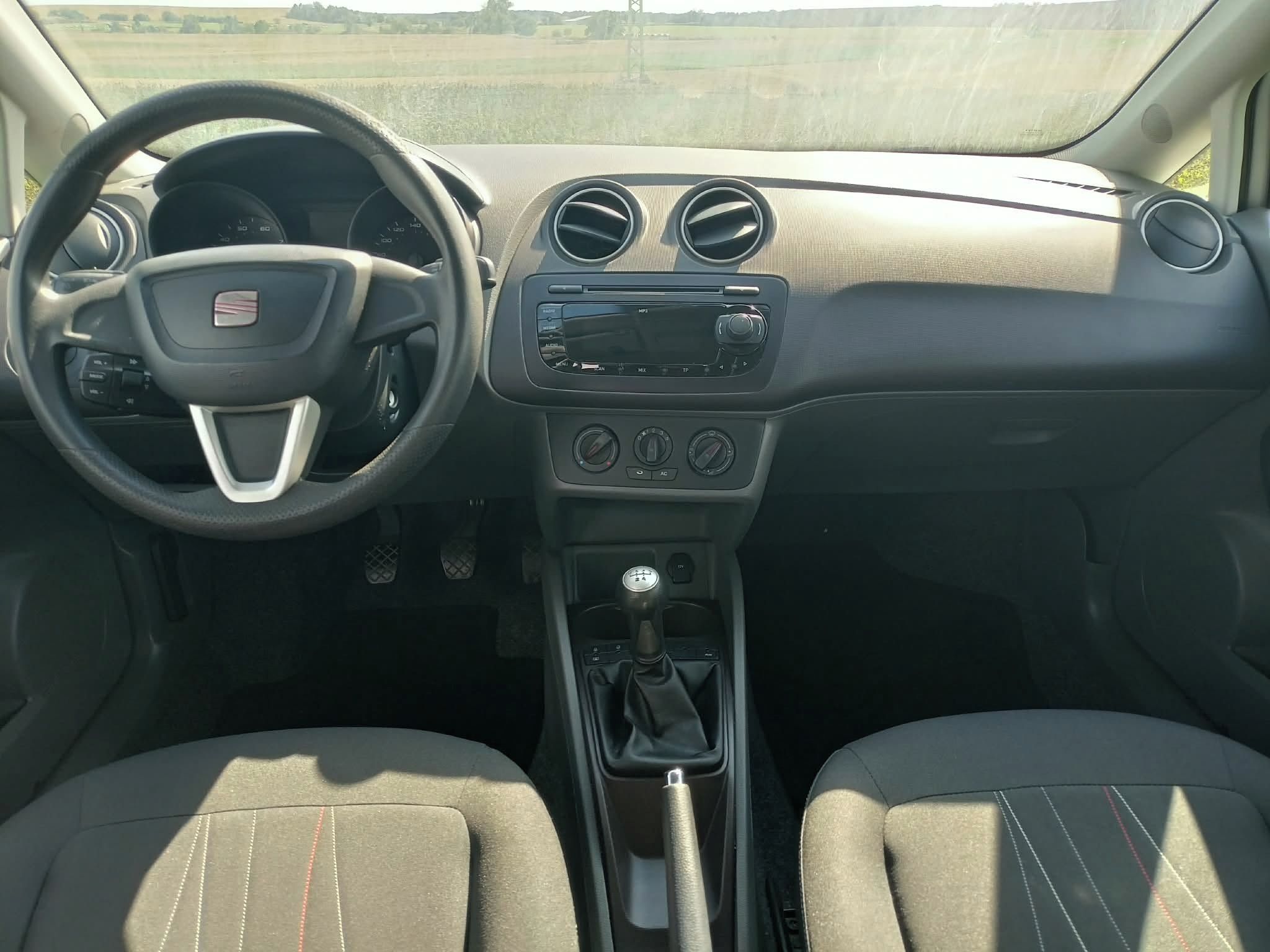 Seat Ibiza, Seat Ibiza 1.4. - 1.majitel - fotka 5