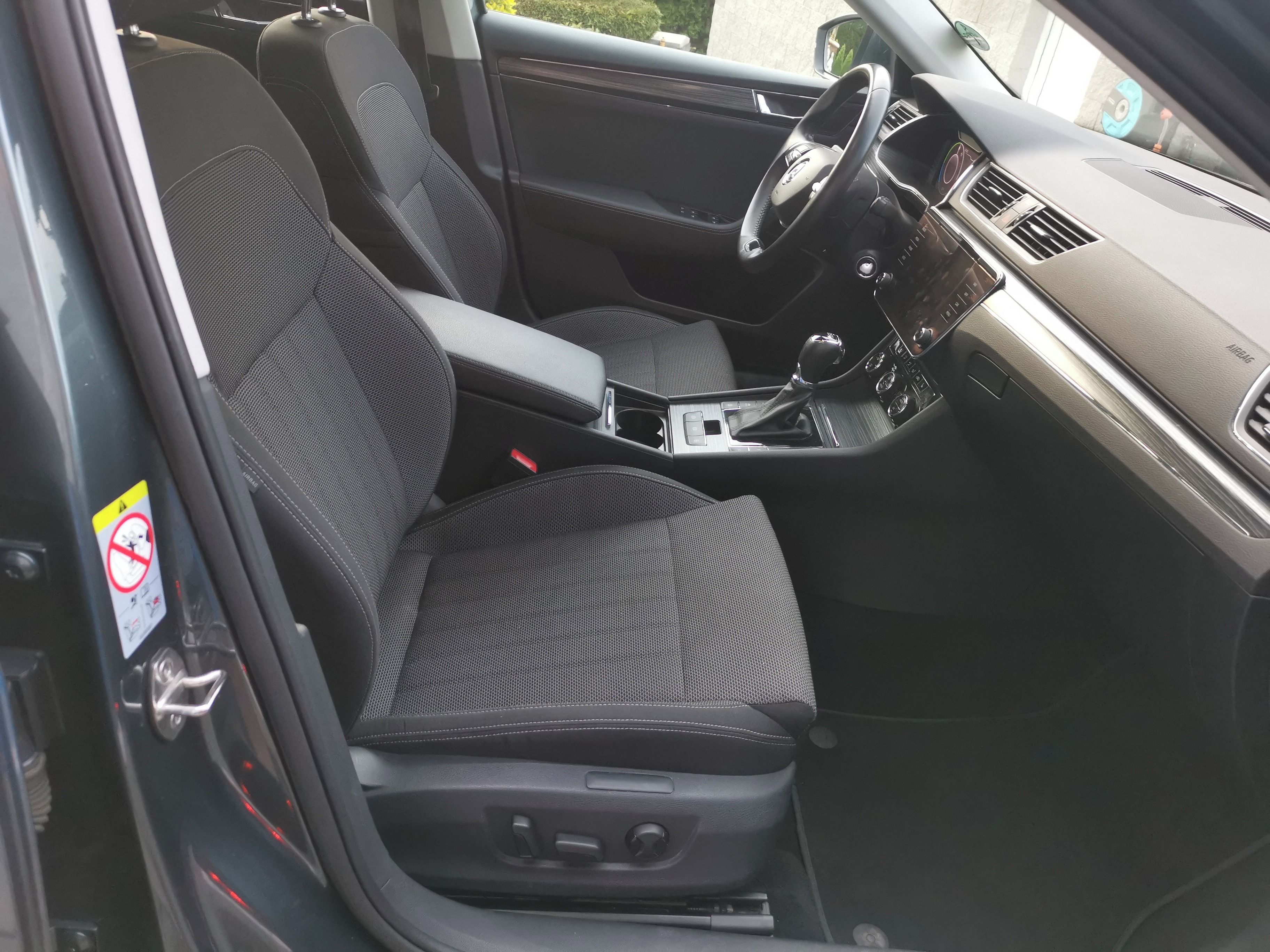 Škoda Superb, Škoda Superb iV Combi 1.4 TSI - fotka 4