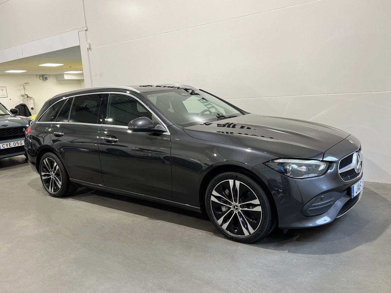 Mercedes-Benz Třídy C, 300e Avantgarde Premium DIGI.L - fotka 2