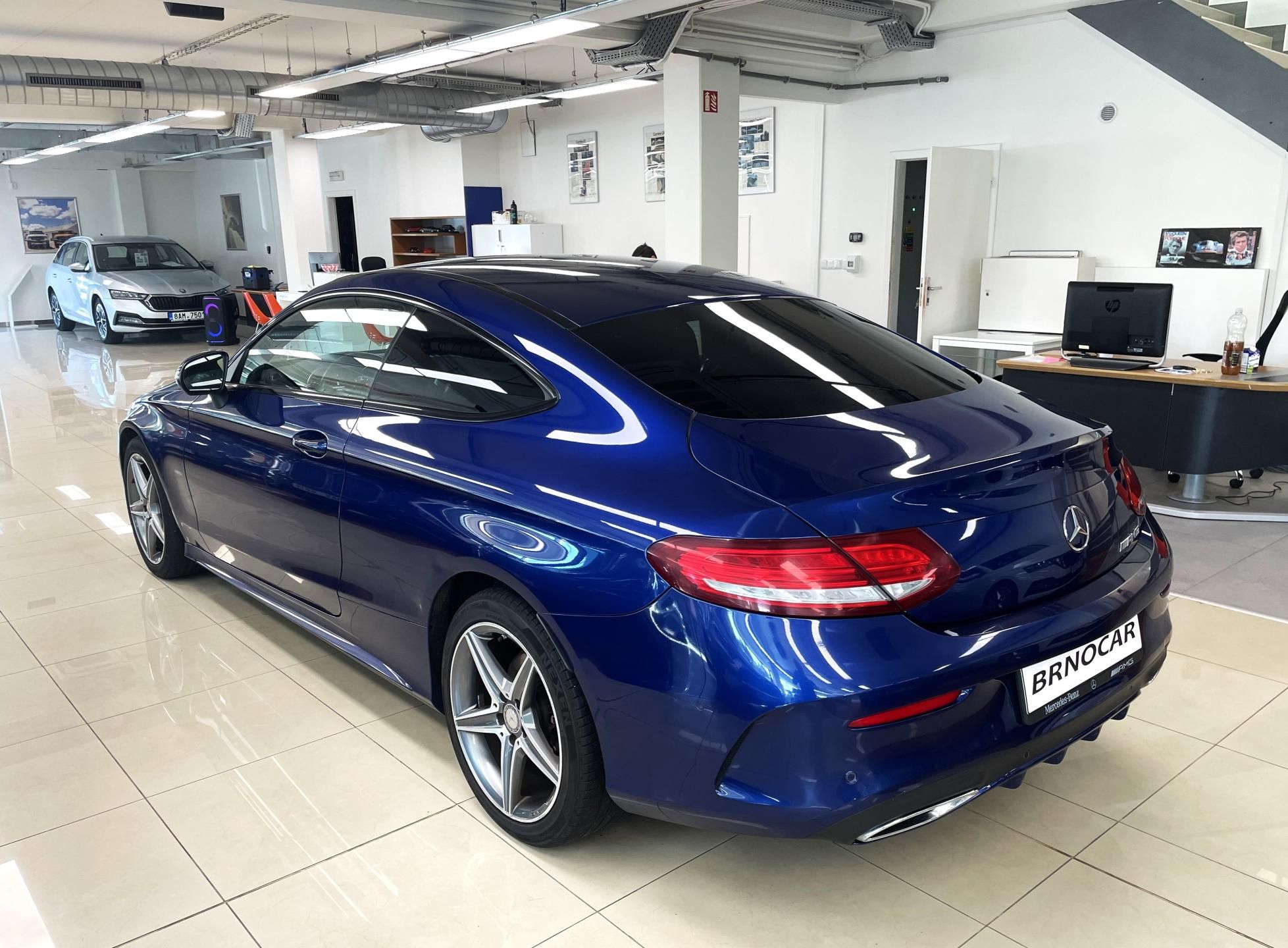 Mercedes-Benz Třídy C, kupé 220 CDI, ČR, AMG LINE - fotka 4