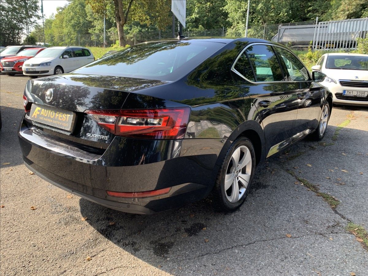 Škoda Superb, 1,5 TSI,ČR - fotka 5