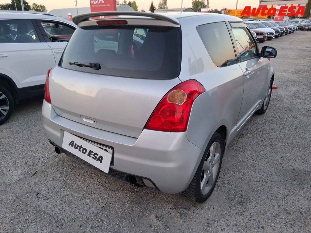 Suzuki Swift, 1.6i,el. výbava - fotka 2
