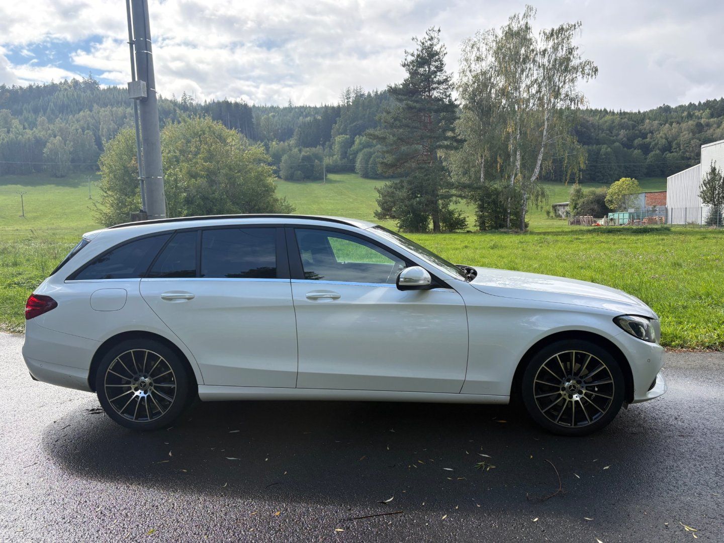 Mercedes-Benz Třídy C, 220 CDI AUt Navi Tažné 2xSada - fotka 4